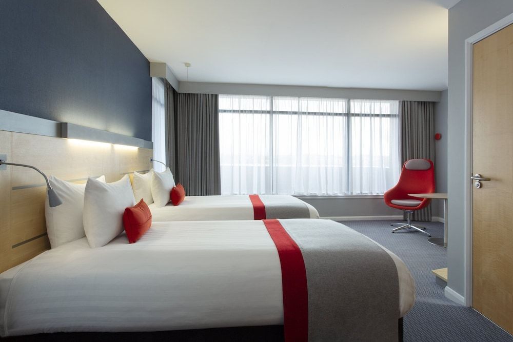 Holiday Inn Express CHELTENHAM TOWN CENTRE by IHG 2