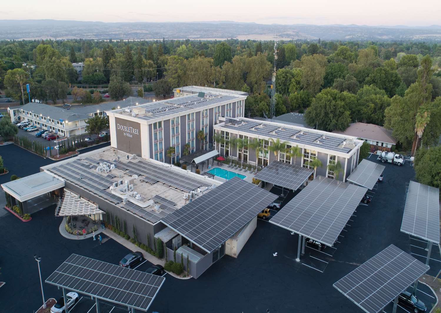 DoubleTree by Hilton Chico 2