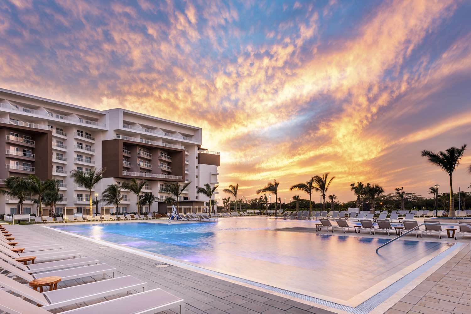 Embassy Suites By Hilton Aruba Beach Resort 2