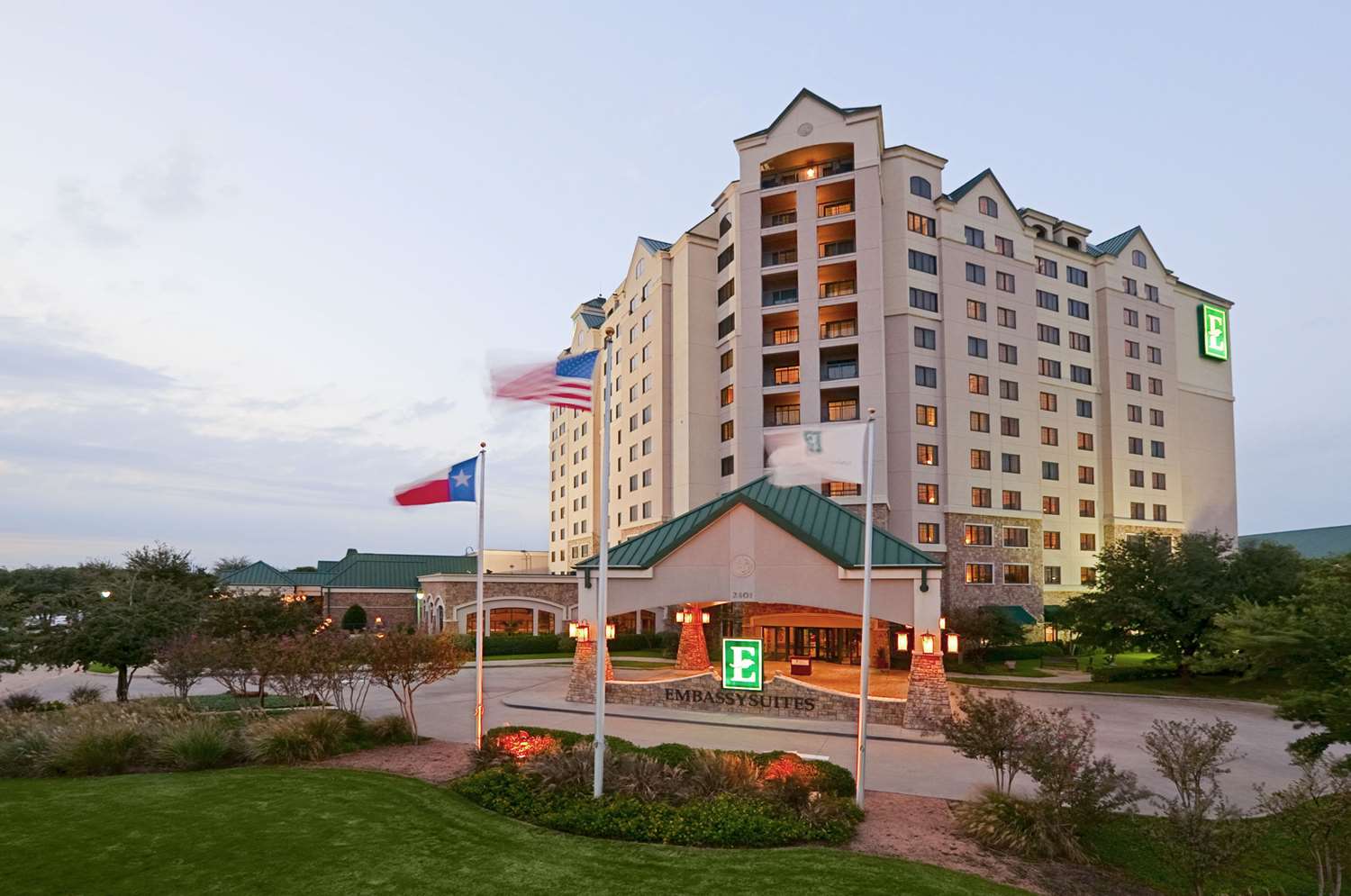 Embassy Suites by Hilton Grapevine DFW Airport North 1
