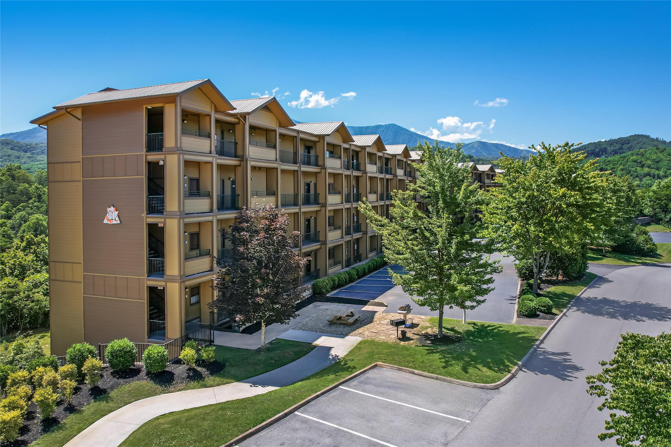 Hilton Vacation Club MountainLoft Gatlinburg 1