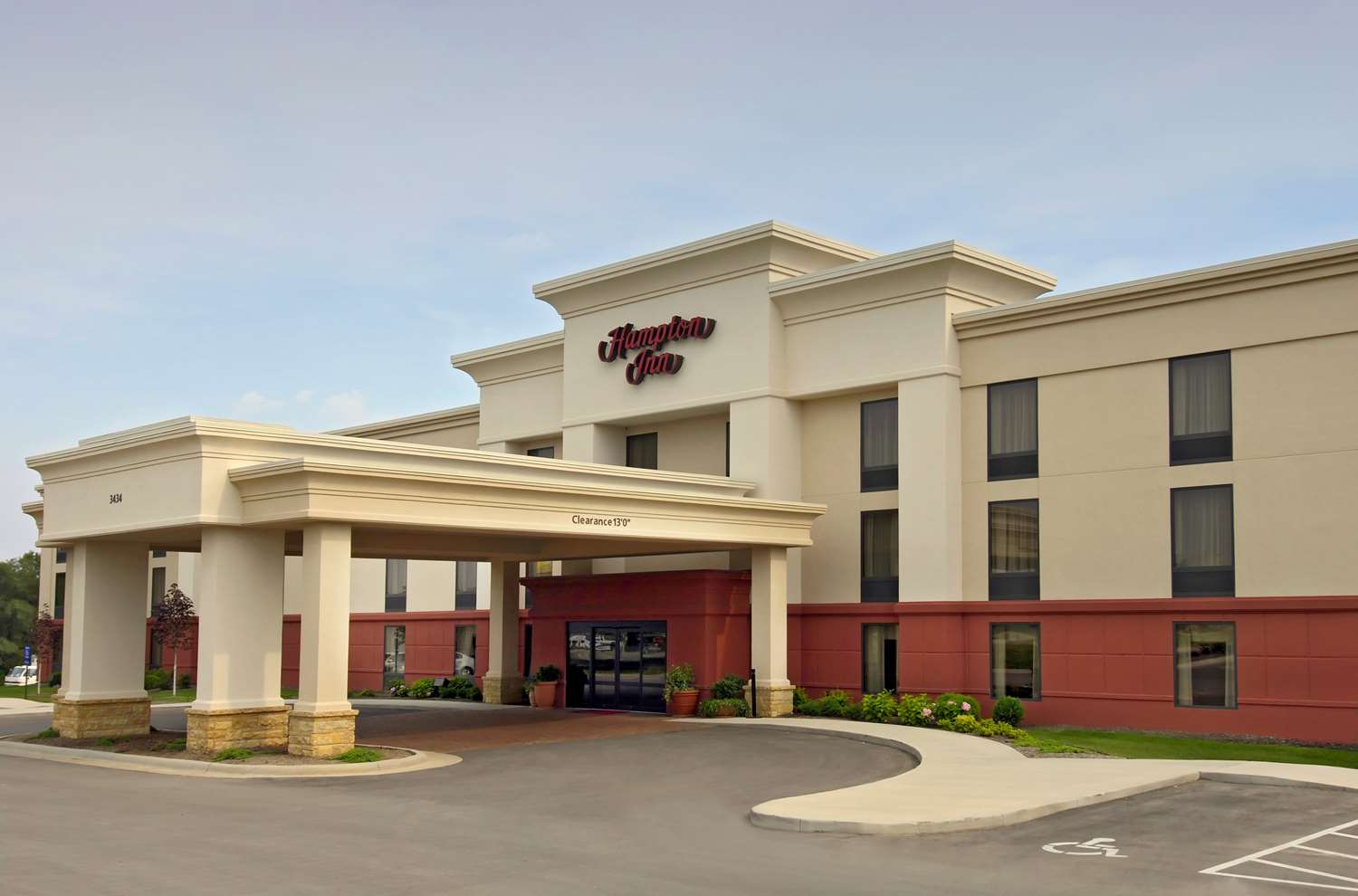 Hampton Inn Dubuque 1