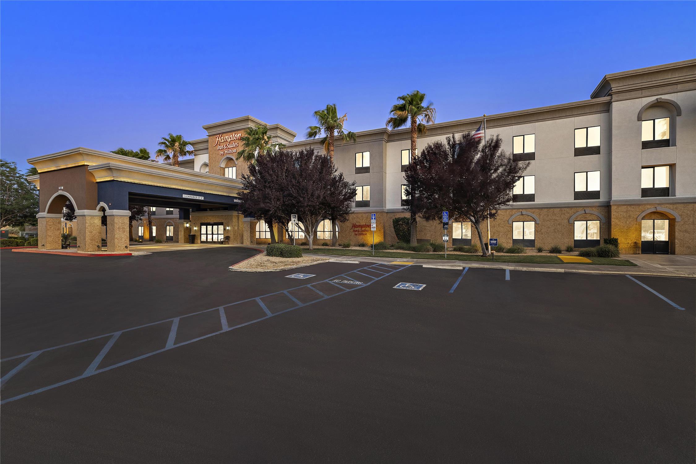 Hampton Inn & Suites Lancaster 2