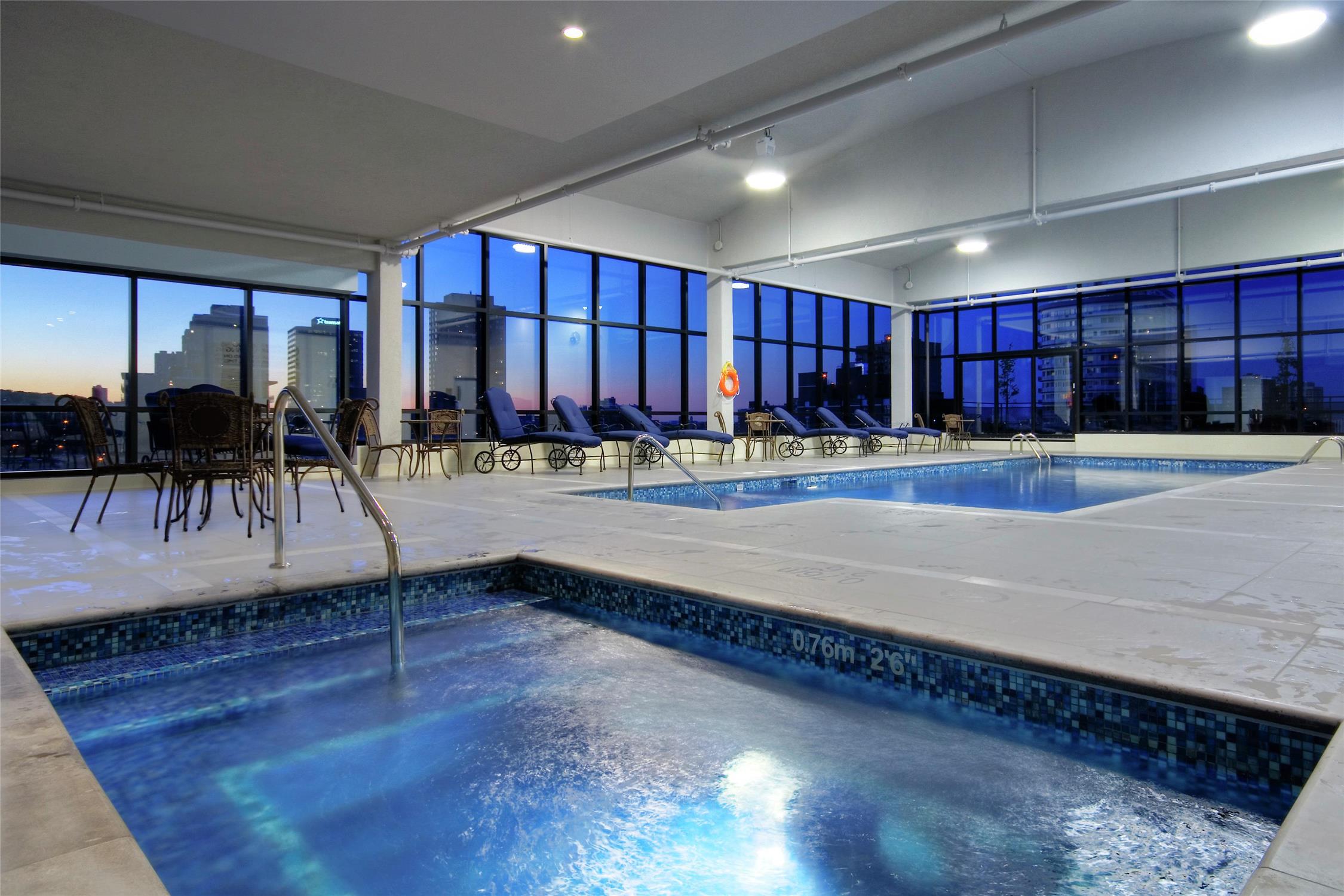 Hilton Garden Inn Montreal Centre-Ville 2