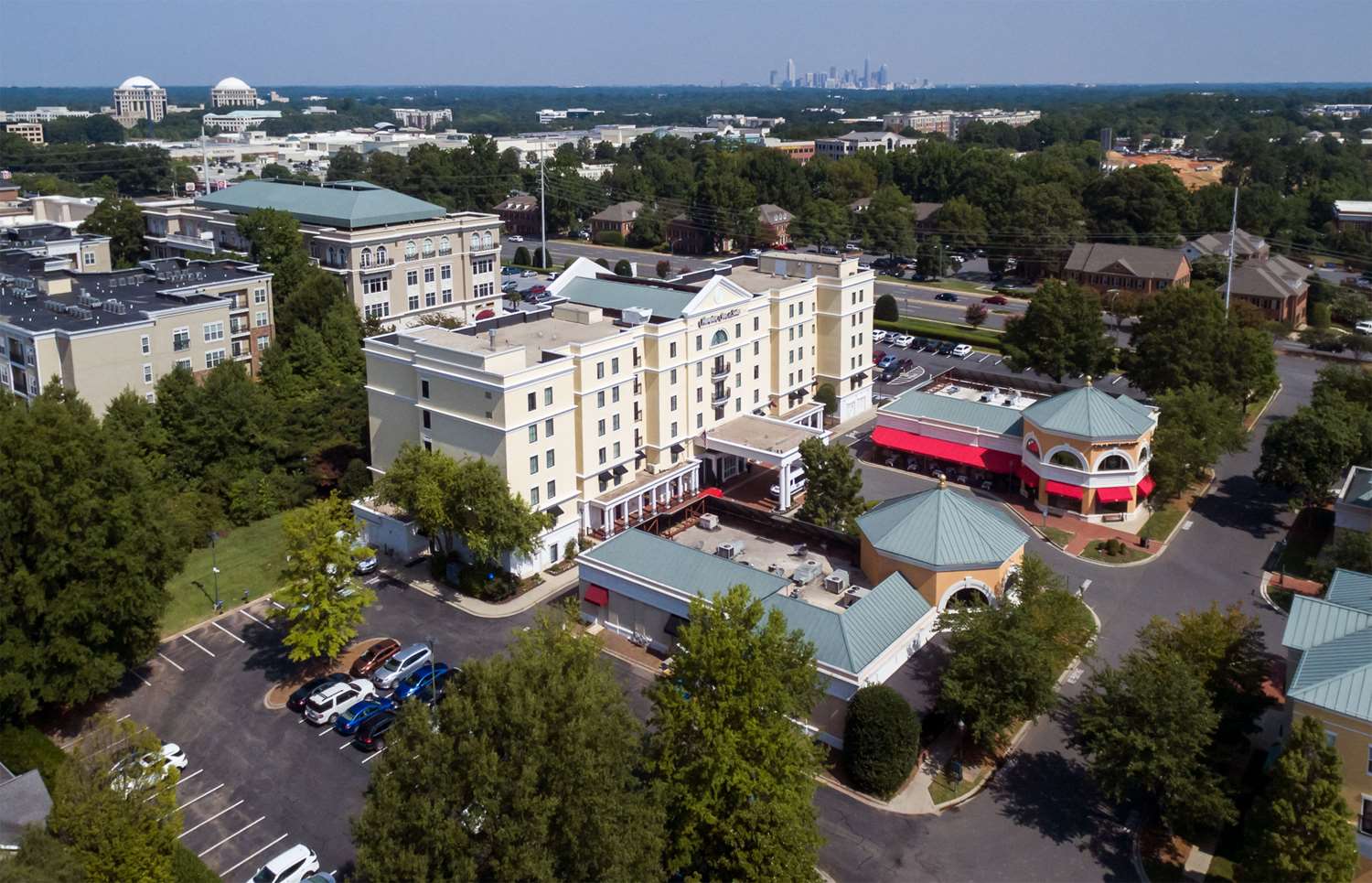 Hampton Inn & Suites Charlotte/SouthPark at Phillips Place 2