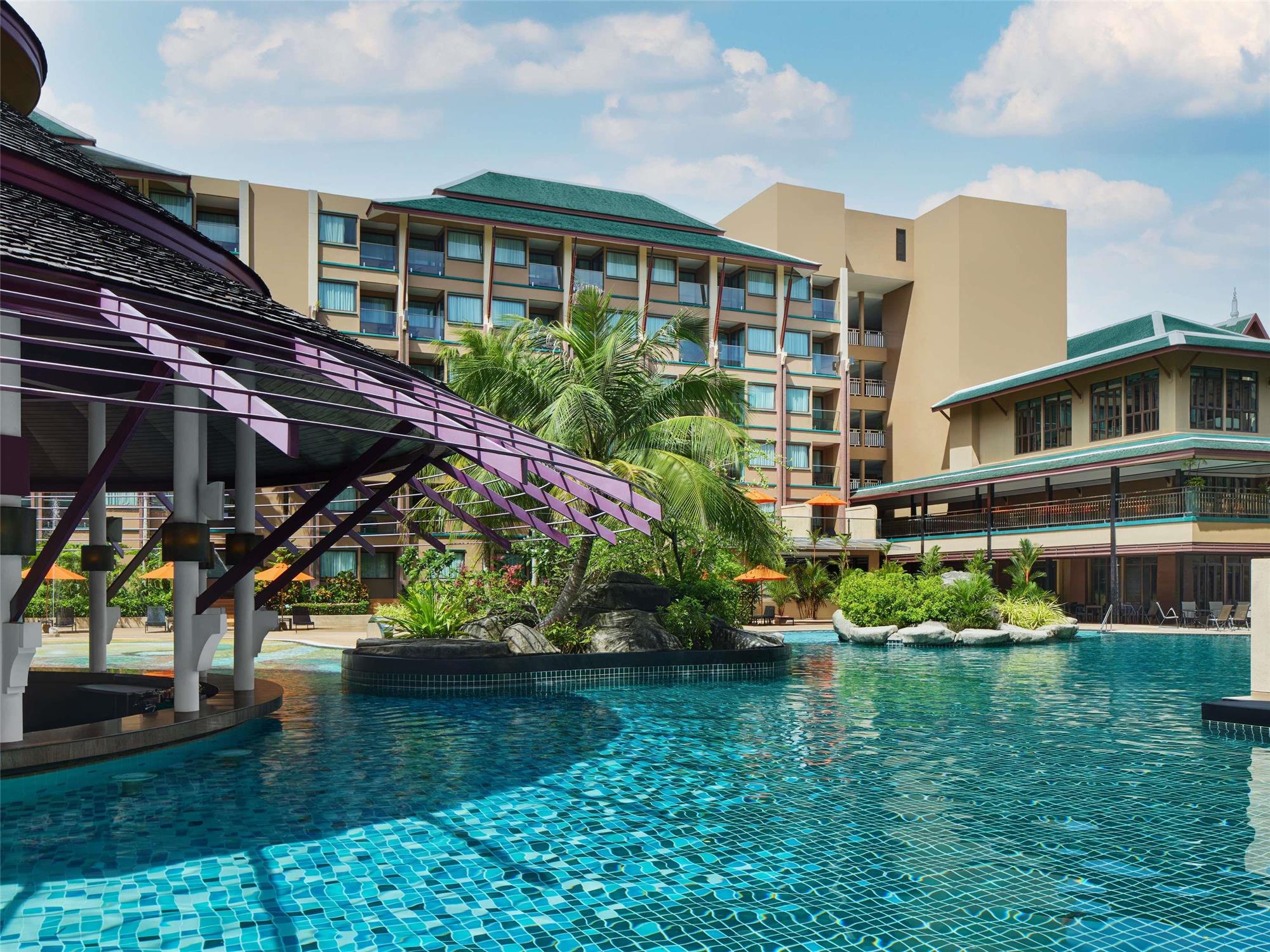 Novotel Phuket Vintage Park Resort 2