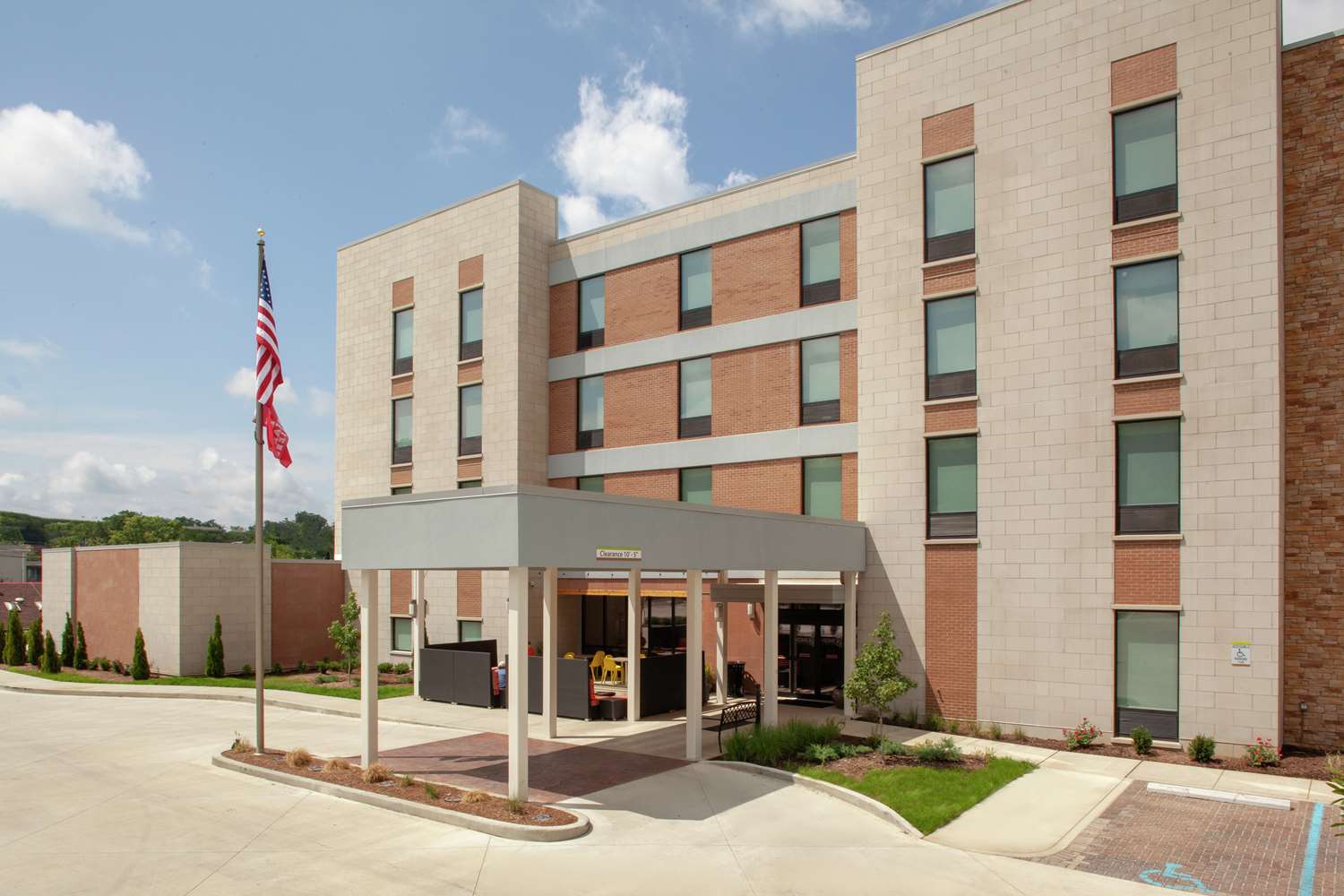 Home2 Suites by Hilton Bloomington 2