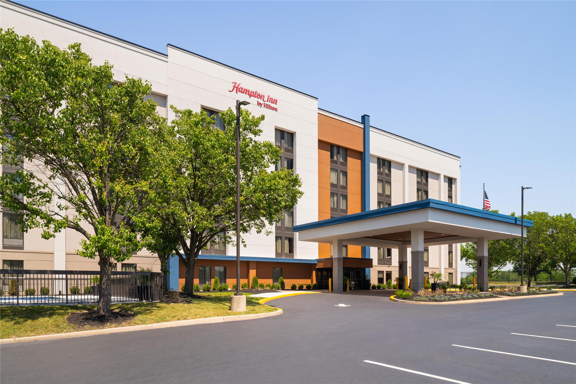 Hampton Inn by Hilton Philadelphia International Airport 1