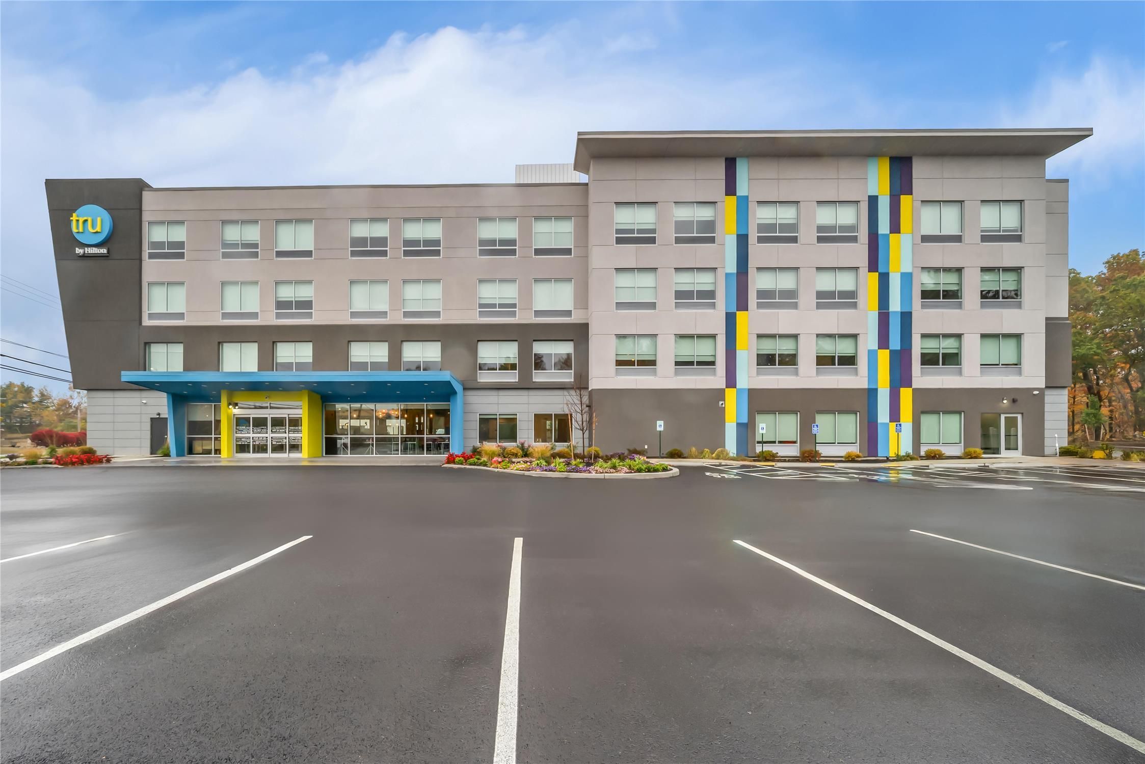 Tru By Hilton Brockton 1