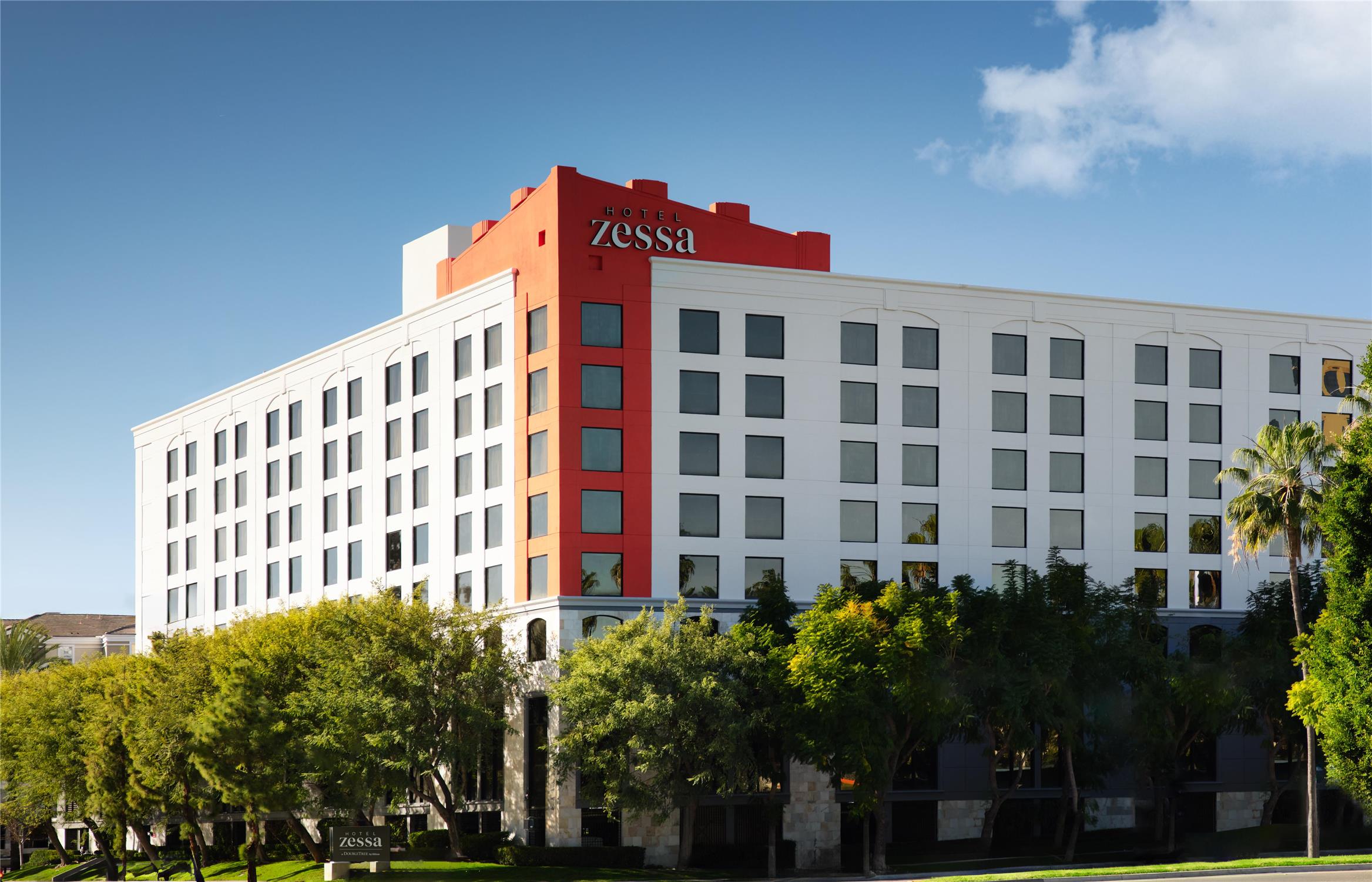 Hotel Zessa Orange County Airport, a DoubleTree by Hilton 1