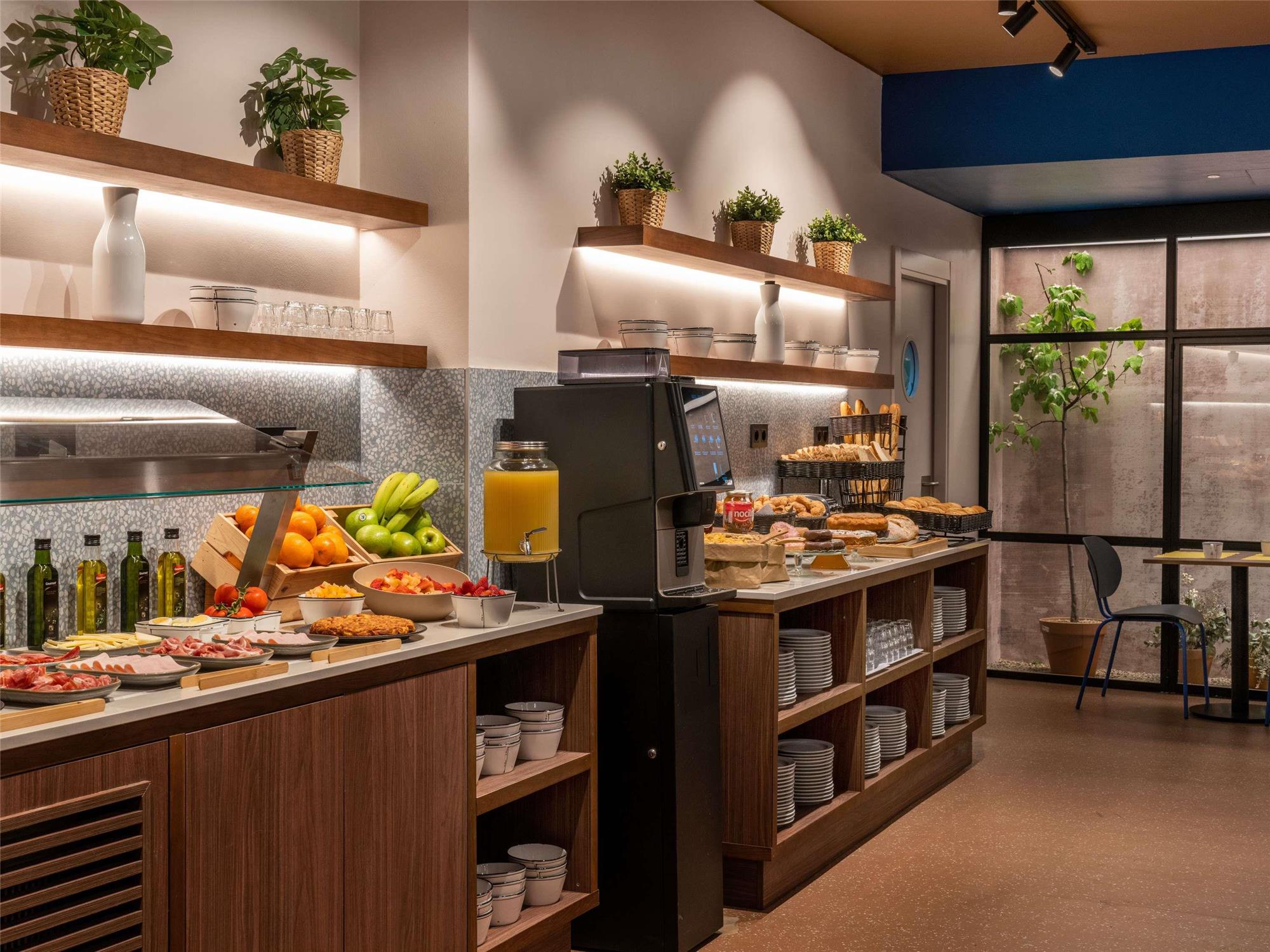 Ibis Styles Zaragoza Centro 2