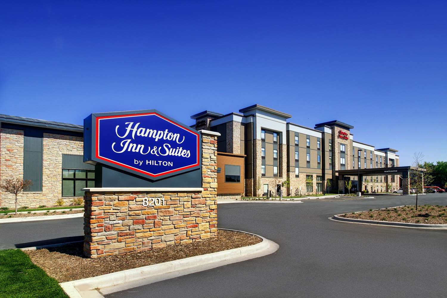 Hampton Inn & Suites Milwaukee West 1