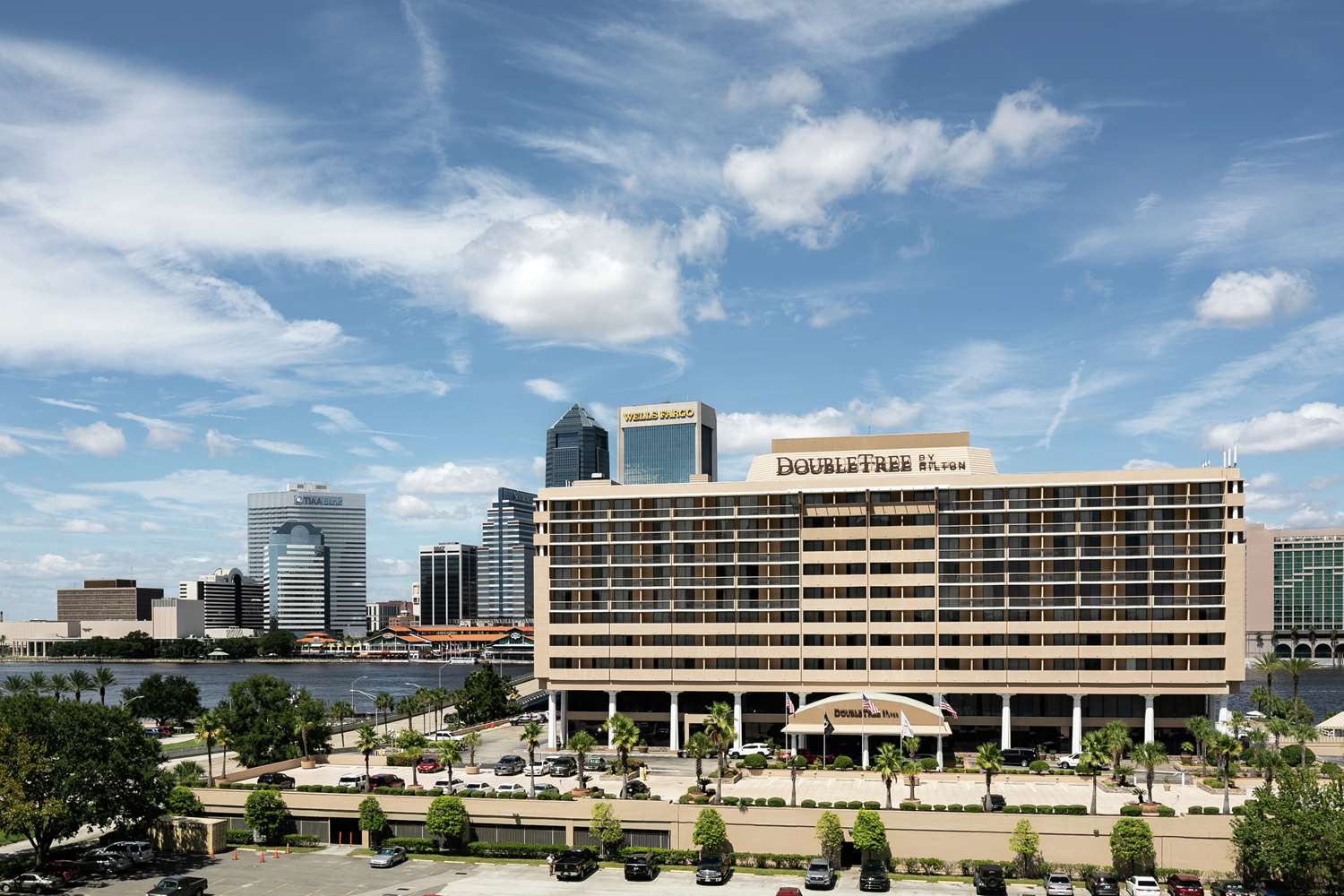 DoubleTree by Hilton Jacksonville Riverfront 2