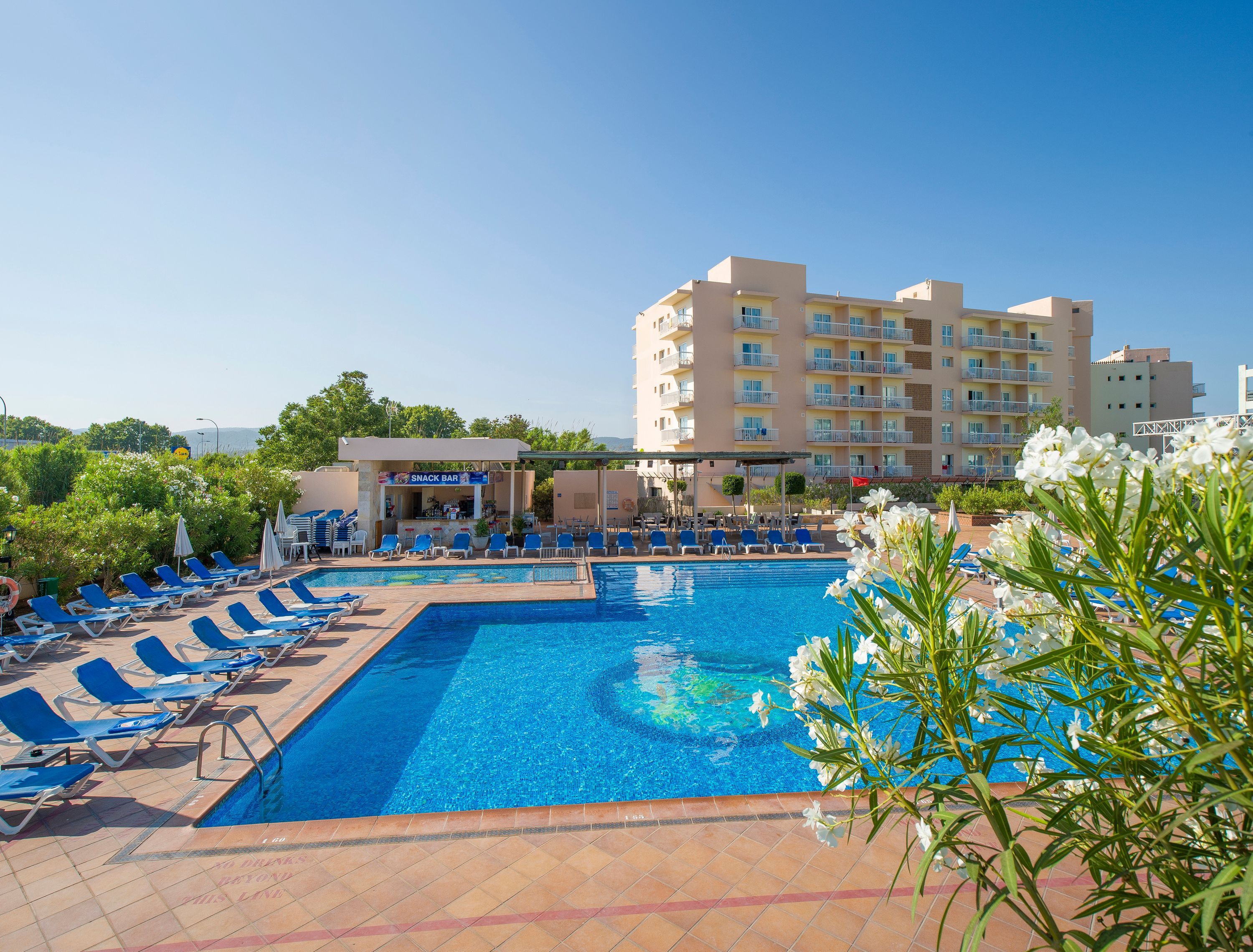 Invisa Hotel Es Pla - Adults Only 1