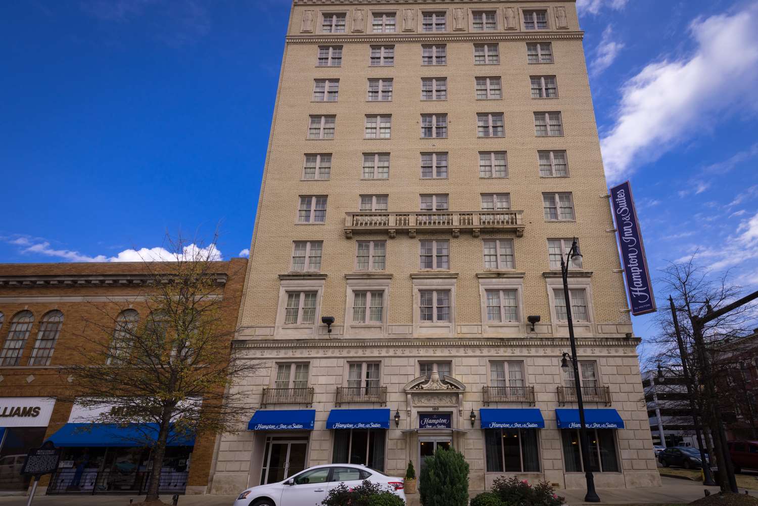 Hampton Inn & Suites Montgomery-Downtown 2