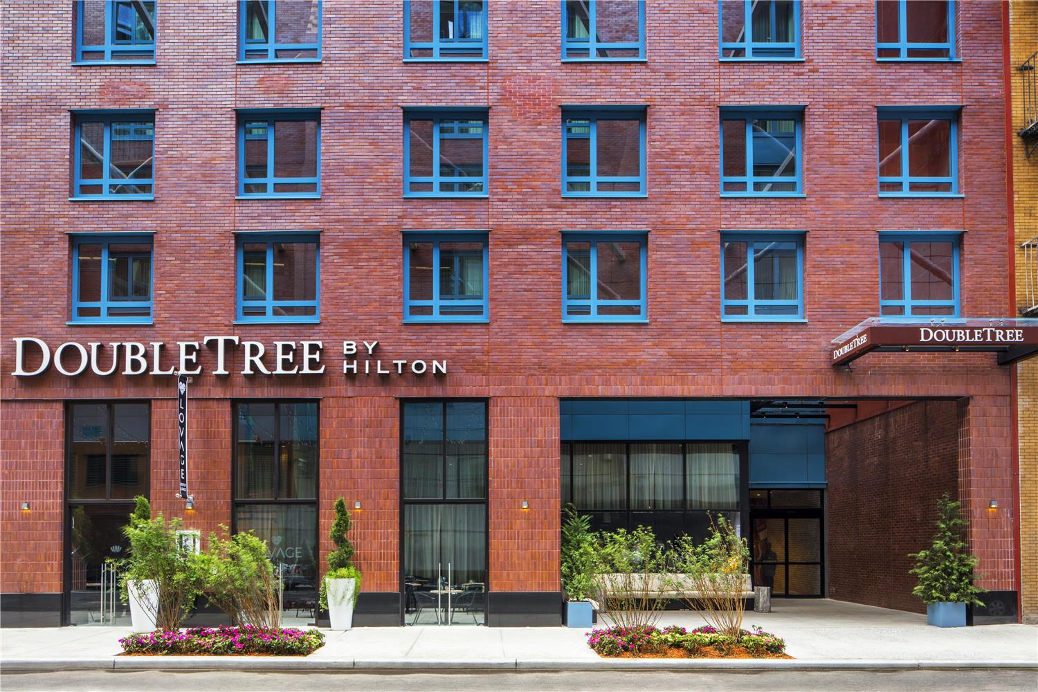DoubleTree by Hilton New York Times Square West 2