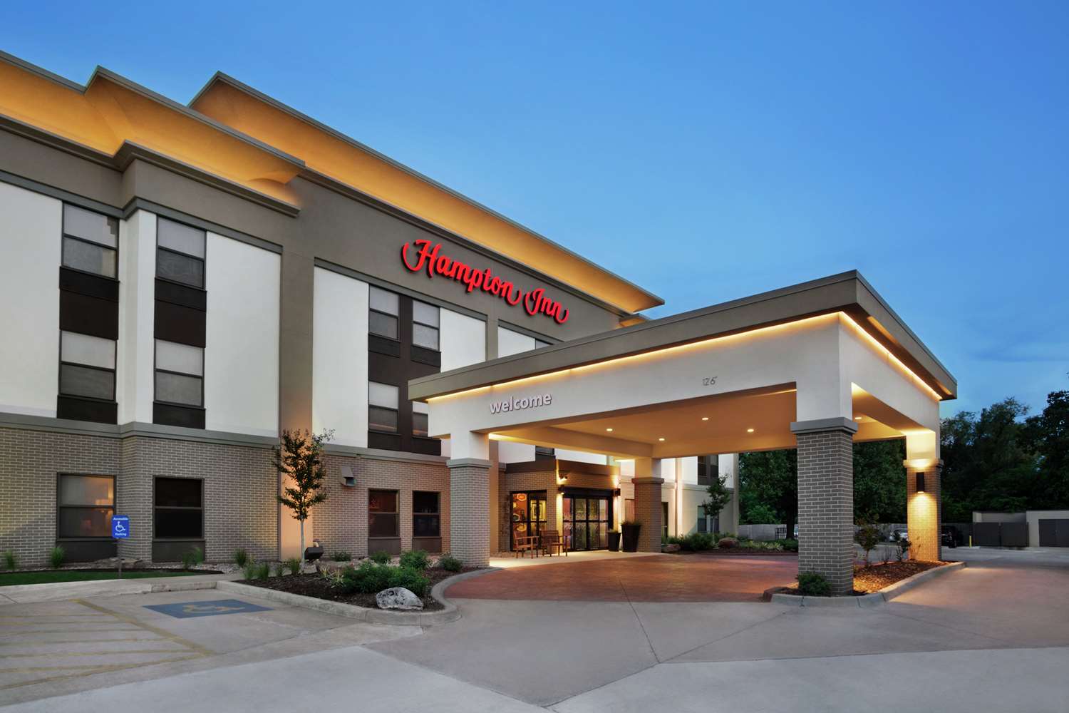 Hampton Inn Shawnee 1
