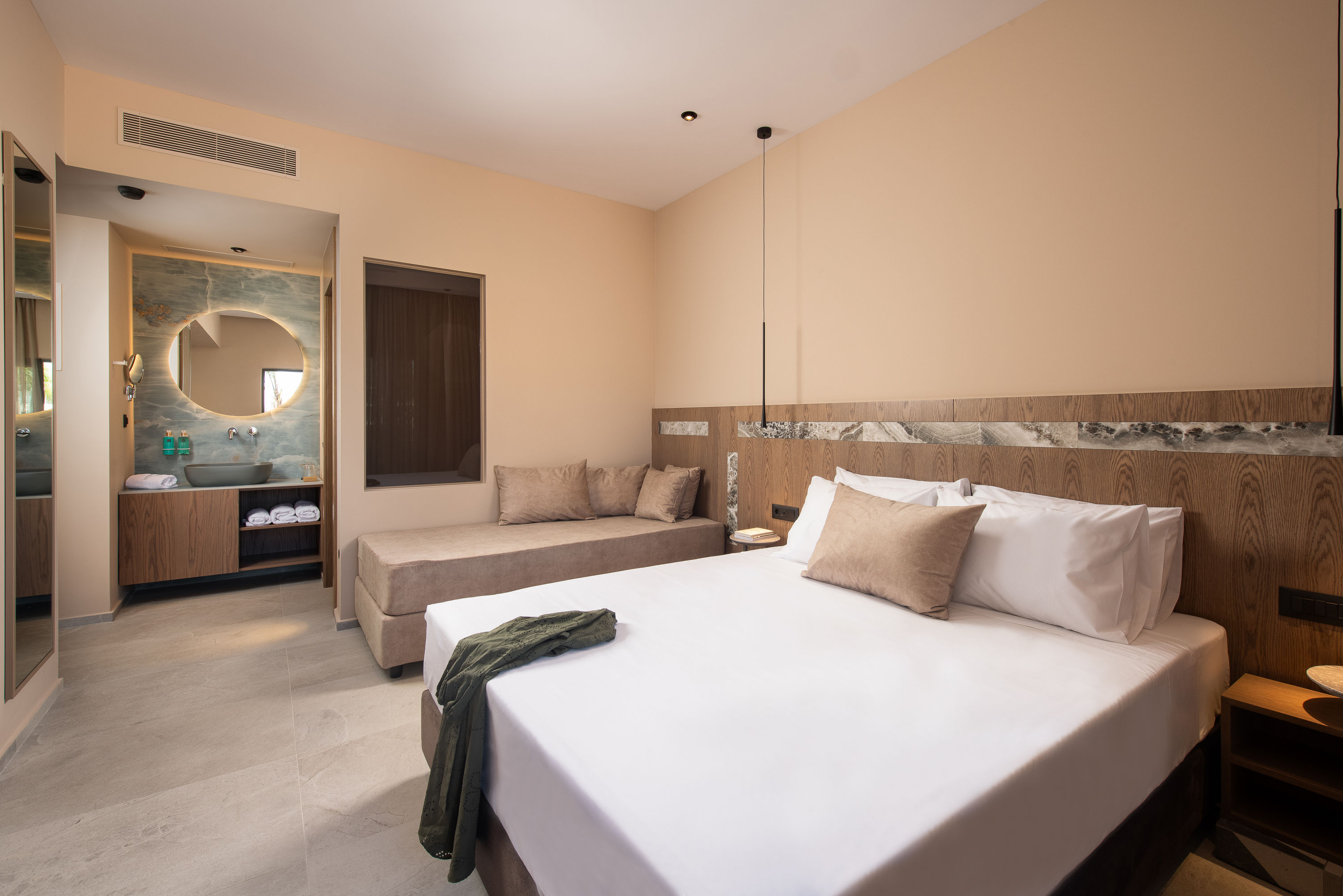 Deluxe Chambre Triple avec Vue sur la Piscine