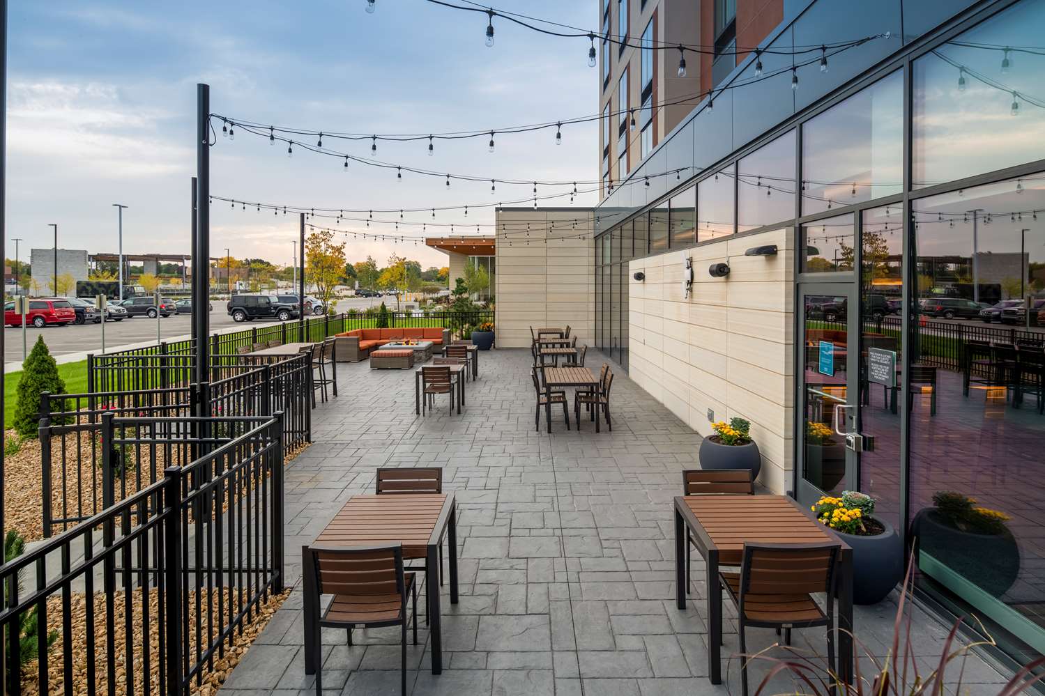 Hilton Garden Inn Milwaukee Brookfield Conference Center 2