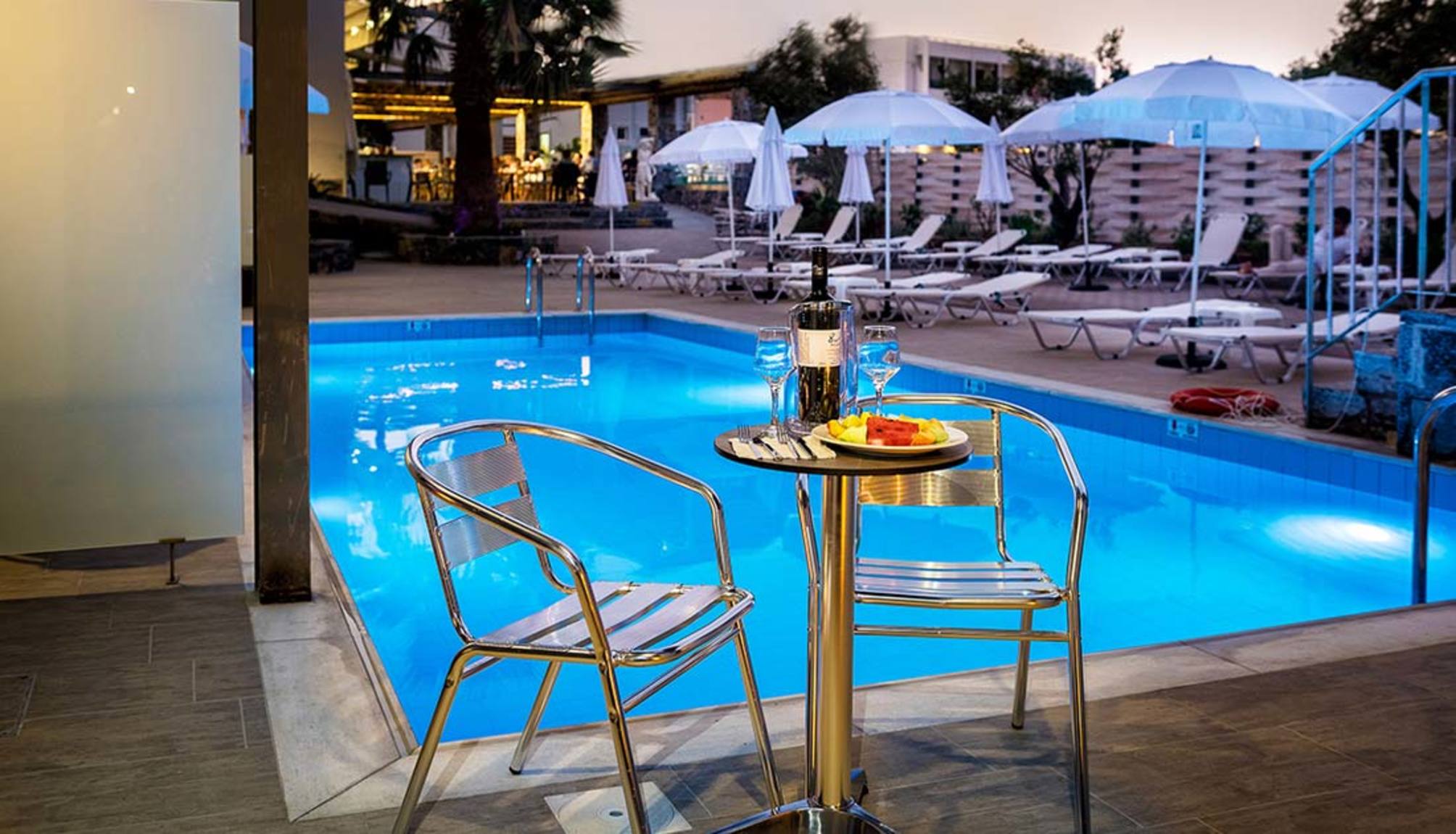 Pollis Hotel 1