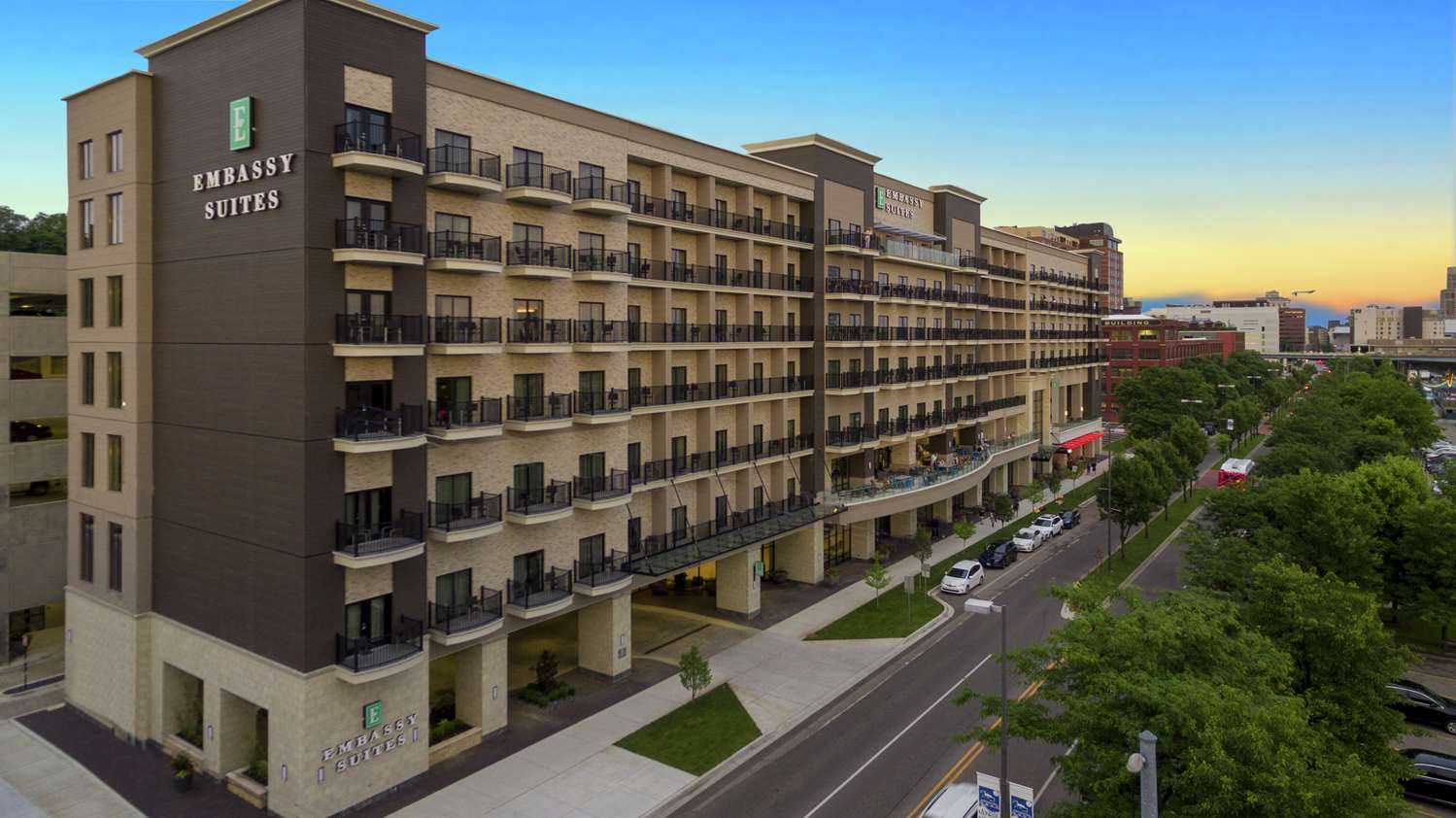Embassy Suites By Hilton Grand Rapids Downtown 1
