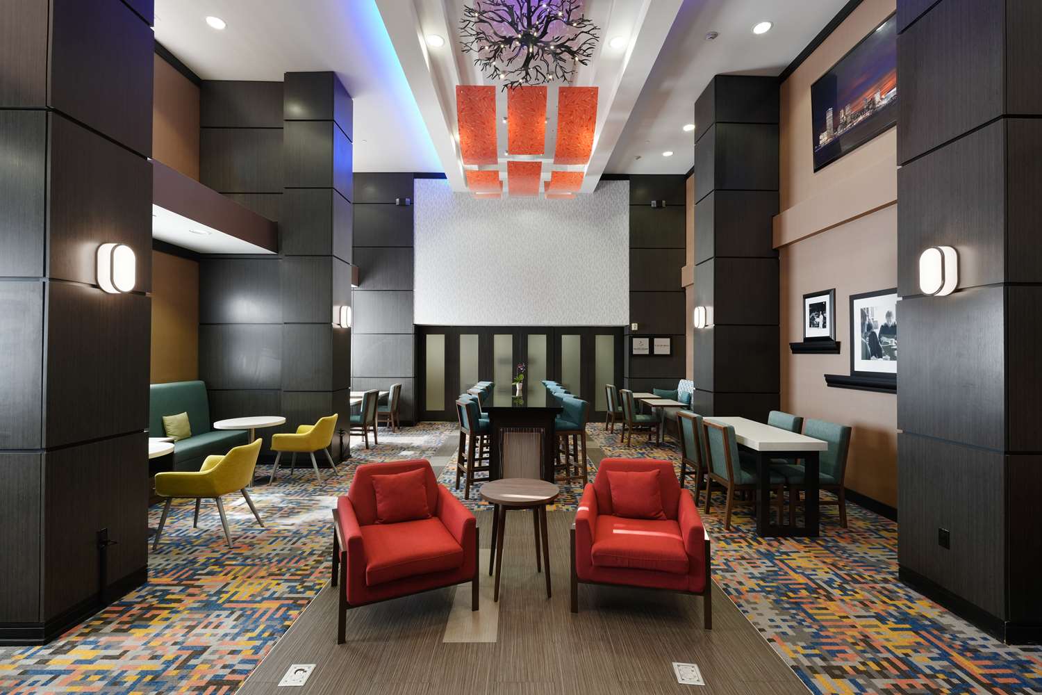 Hampton Inn & Suites Tulsa/Central 2