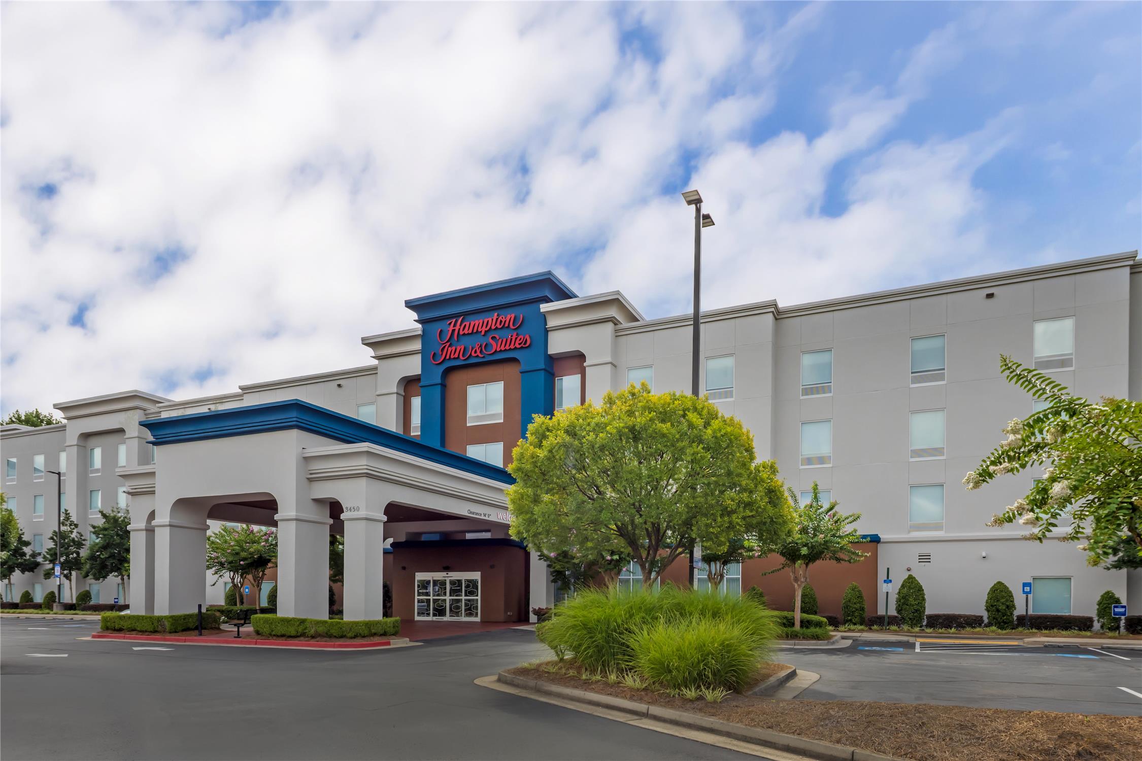 Hampton Inn & Suites Atlanta Airport West/Camp Creek Pkwy 1