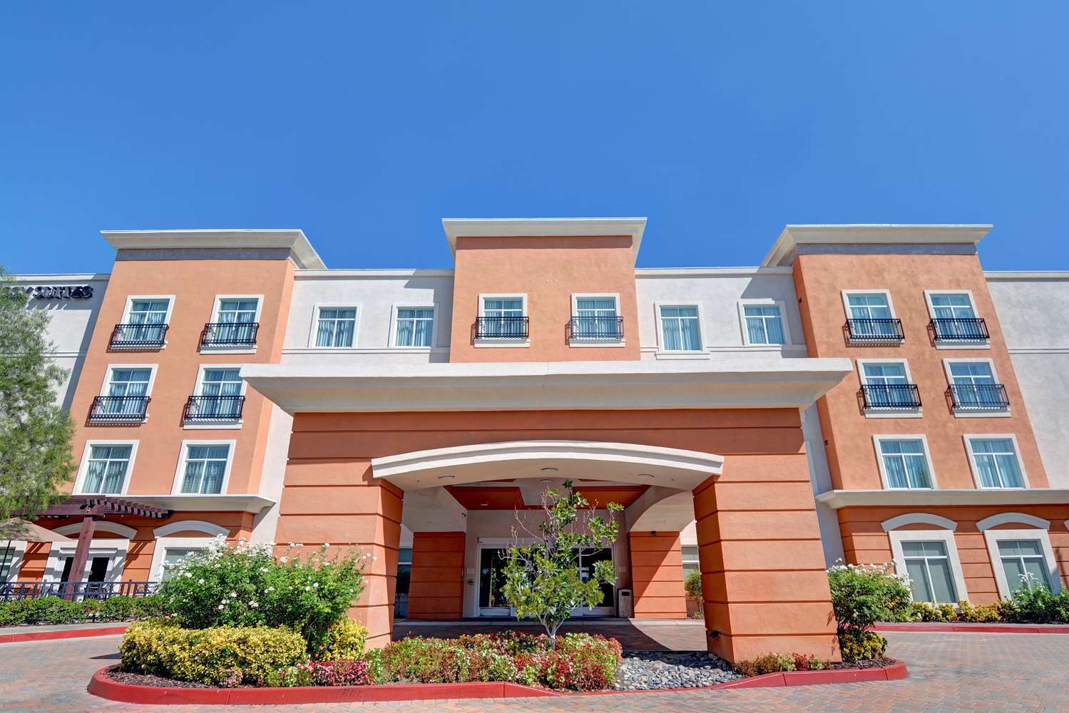 Embassy Suites by Hilton Valencia 2