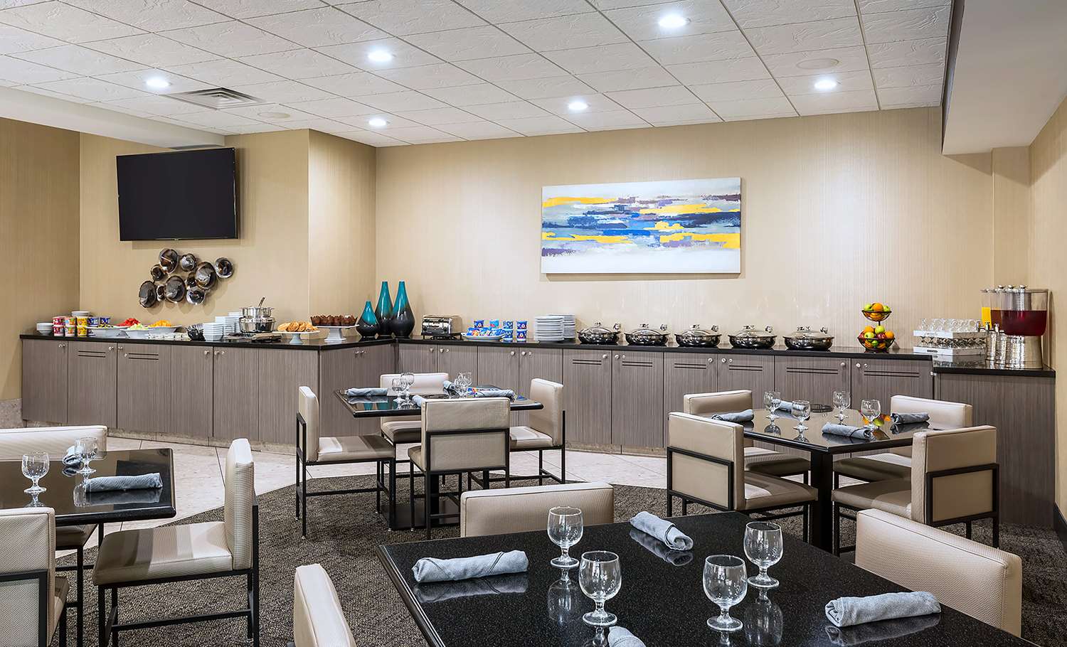 DoubleTree by Hilton Madison Downtown 2