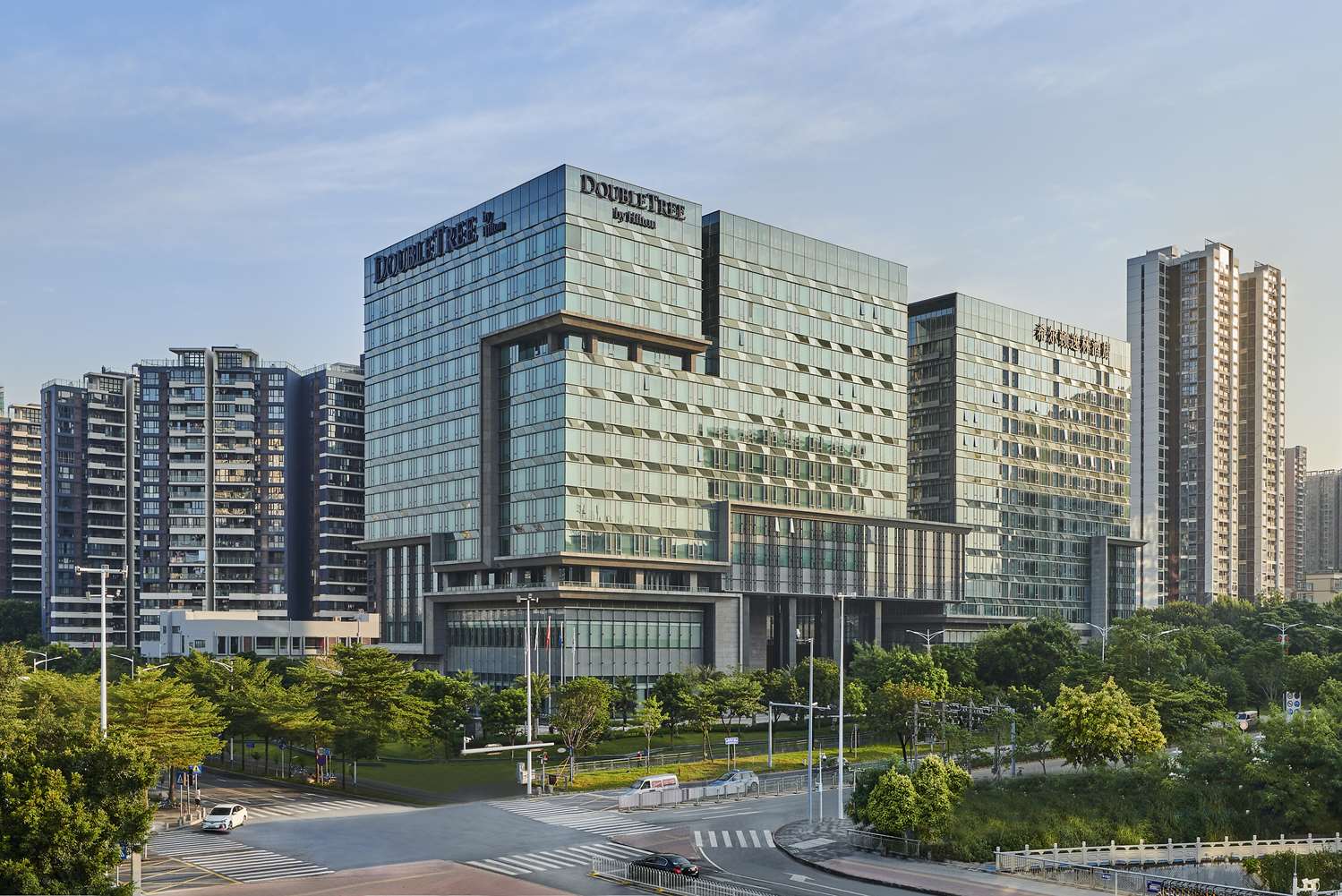 DoubleTree by Hilton Shenzhen Airport Residences 1