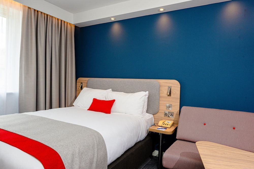 Holiday Inn Express CANTERBURY by IHG 2