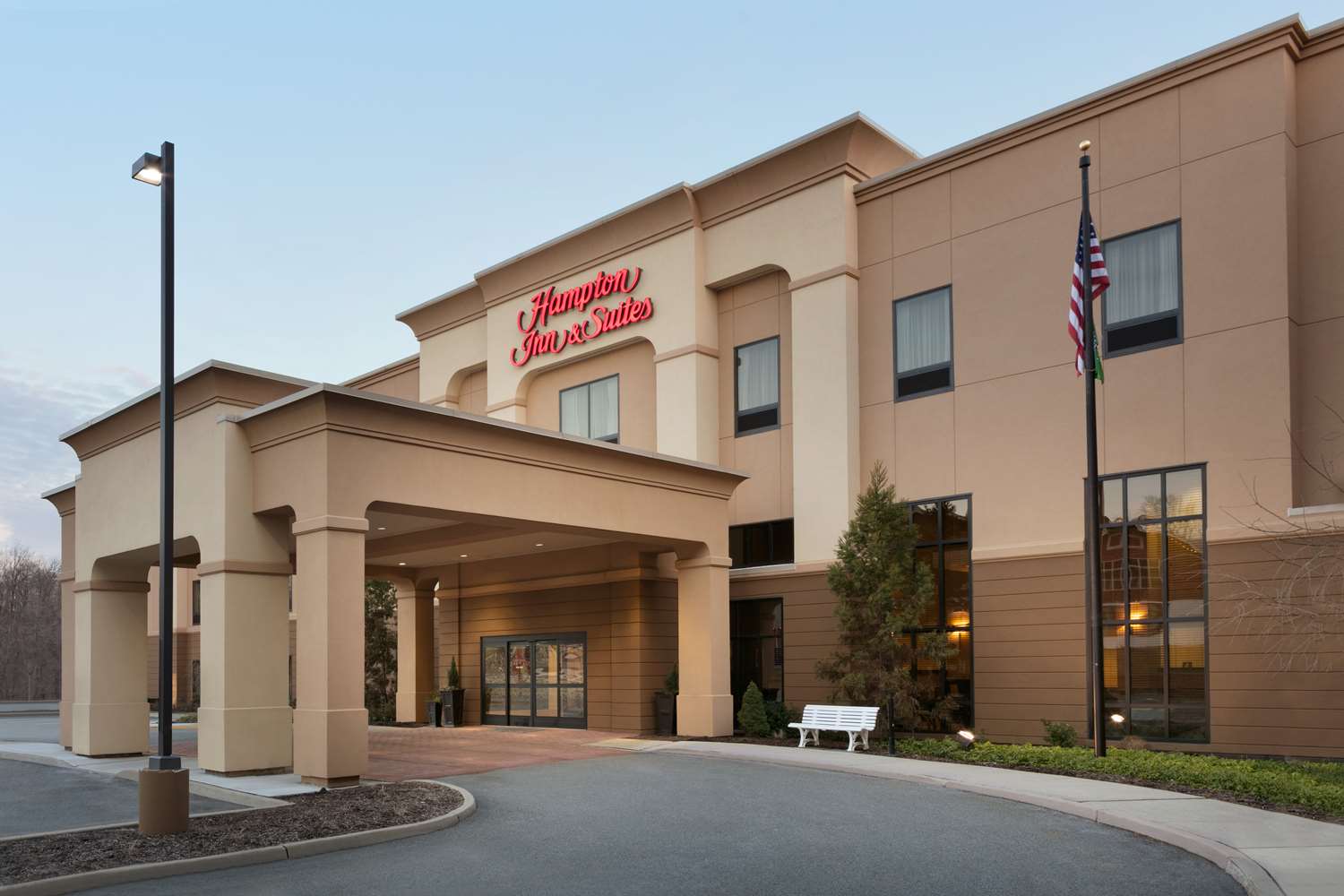 Hampton Inn & Suites Mahwah 2
