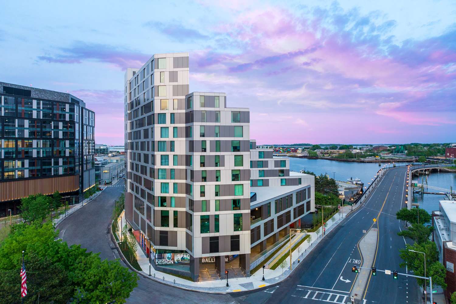 Hampton by Hilton at the Boston Seaport District 2