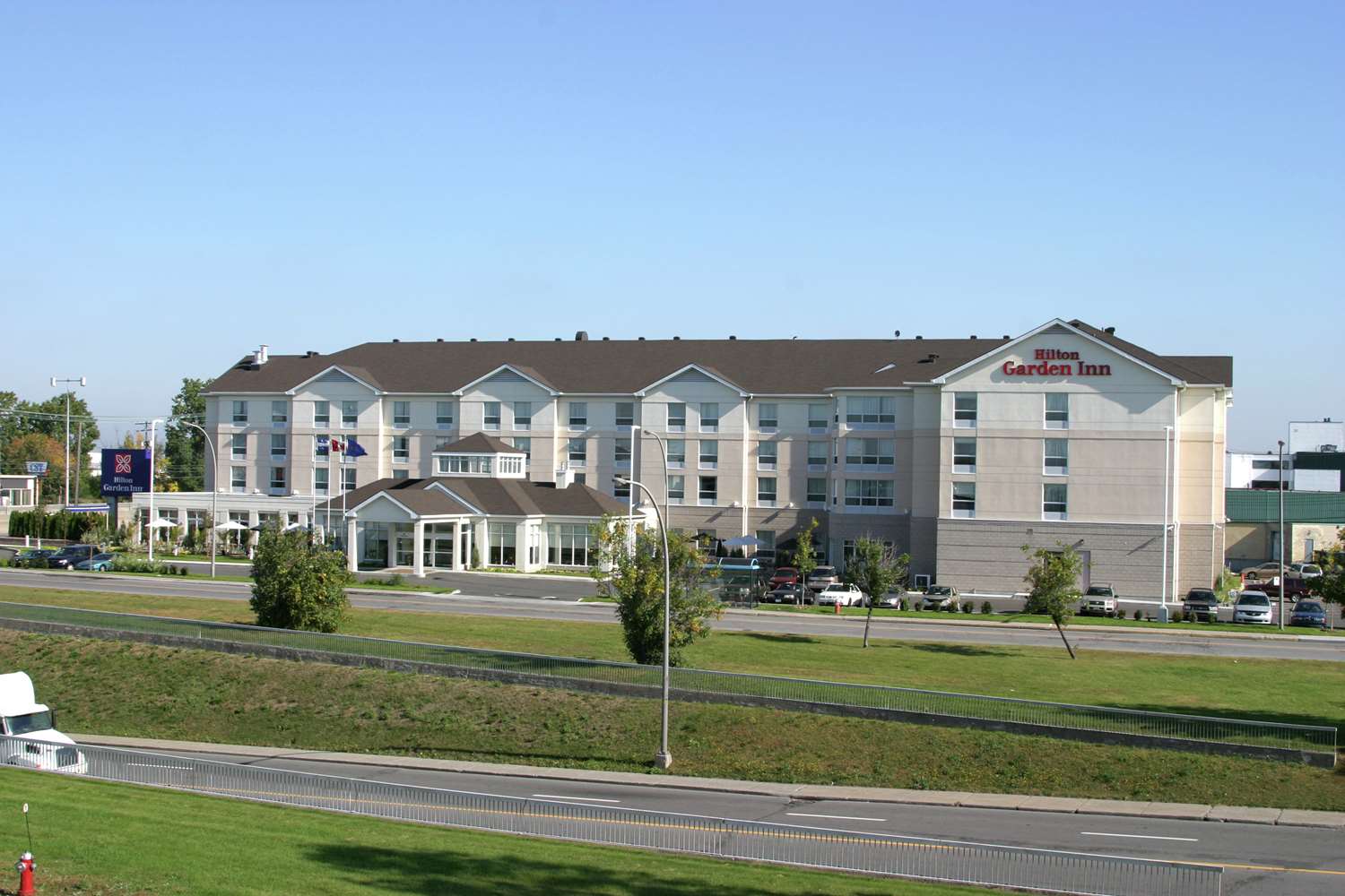 Hilton Garden Inn Montreal Airport 2