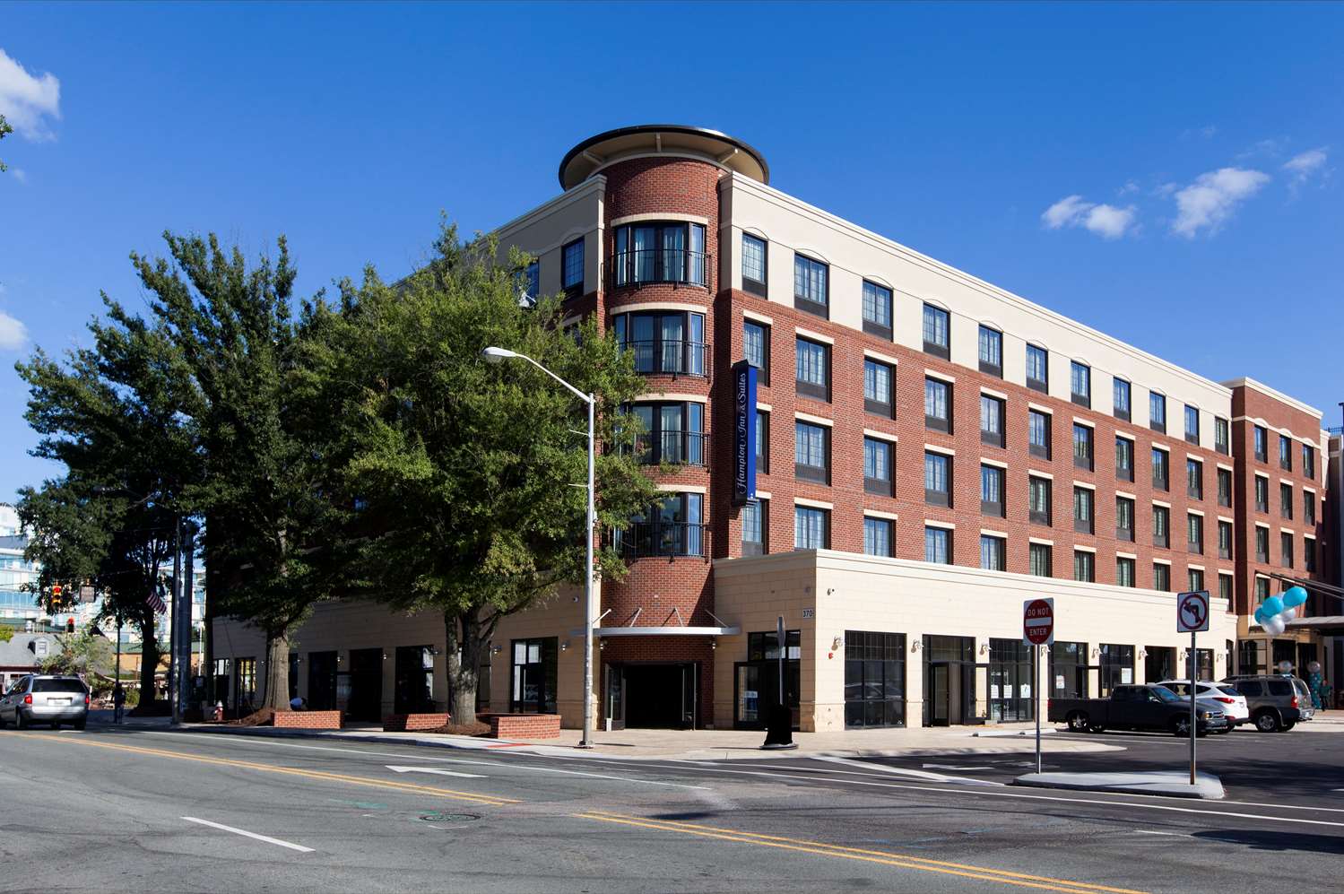 Hampton Inn & Suites Chapel Hill/Carrboro 2