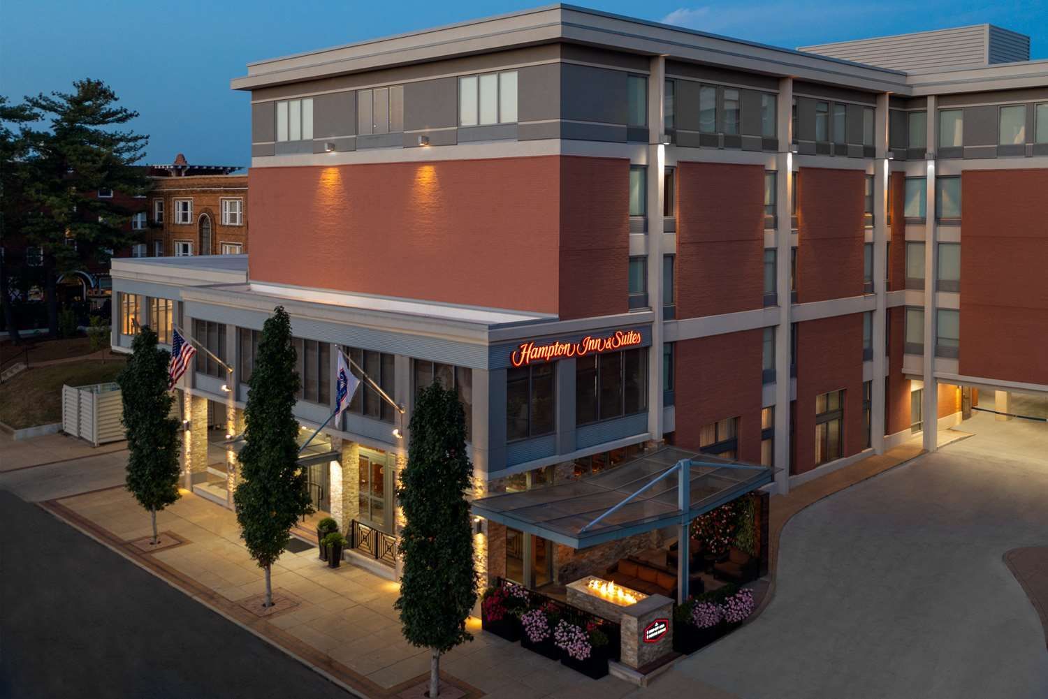 Hampton Inn & Suites Clayton/St. Louis-Galleria Area 2