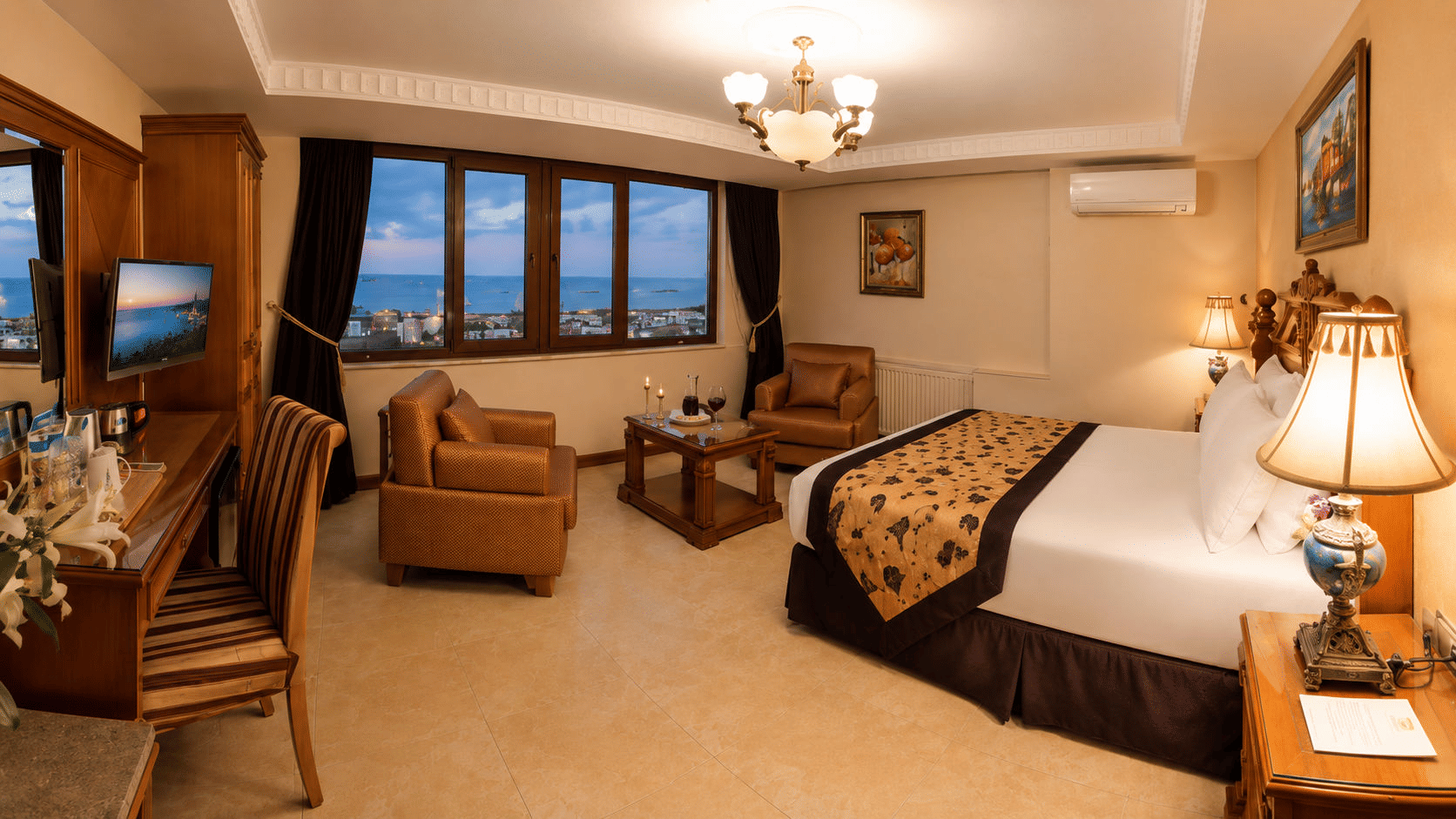 Executive Suite with Balcony, Sea view or Hagia Sophia view 20m2
