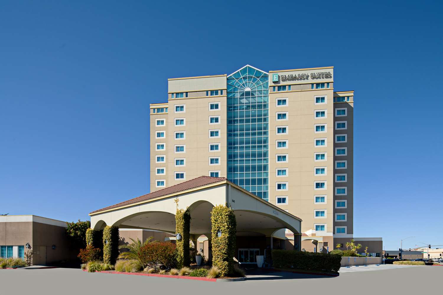Embassy Suites by Hilton Monterey Bay Seaside 2