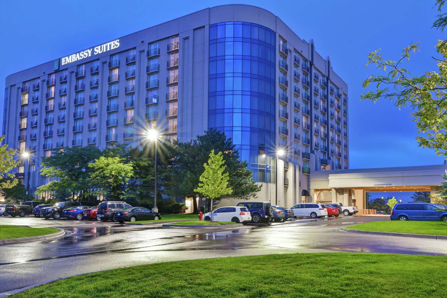 Embassy Suites by Hilton Minneapolis Airport 2