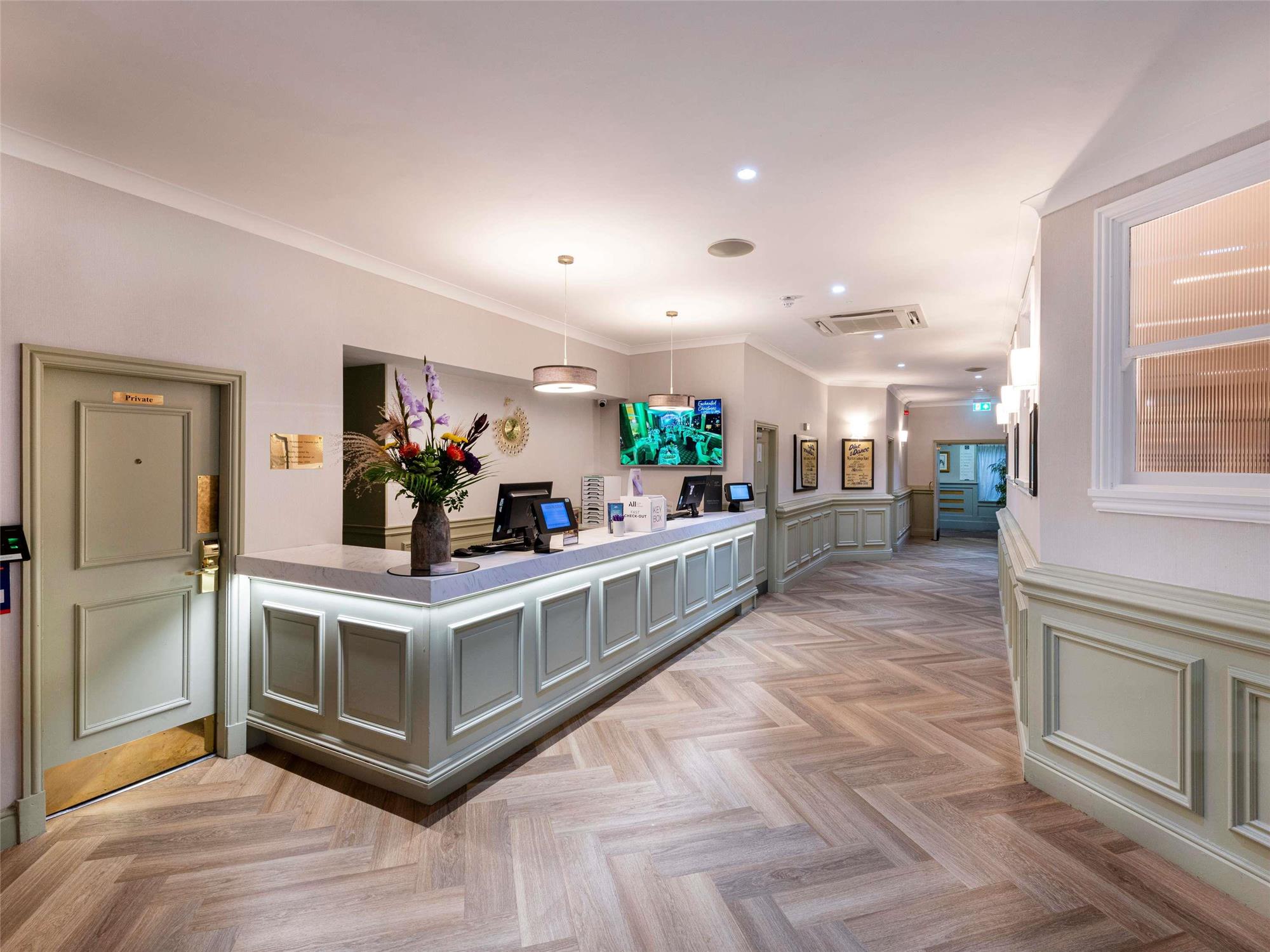 Mercure Manchester Norton Grange Hotel & Spa 2