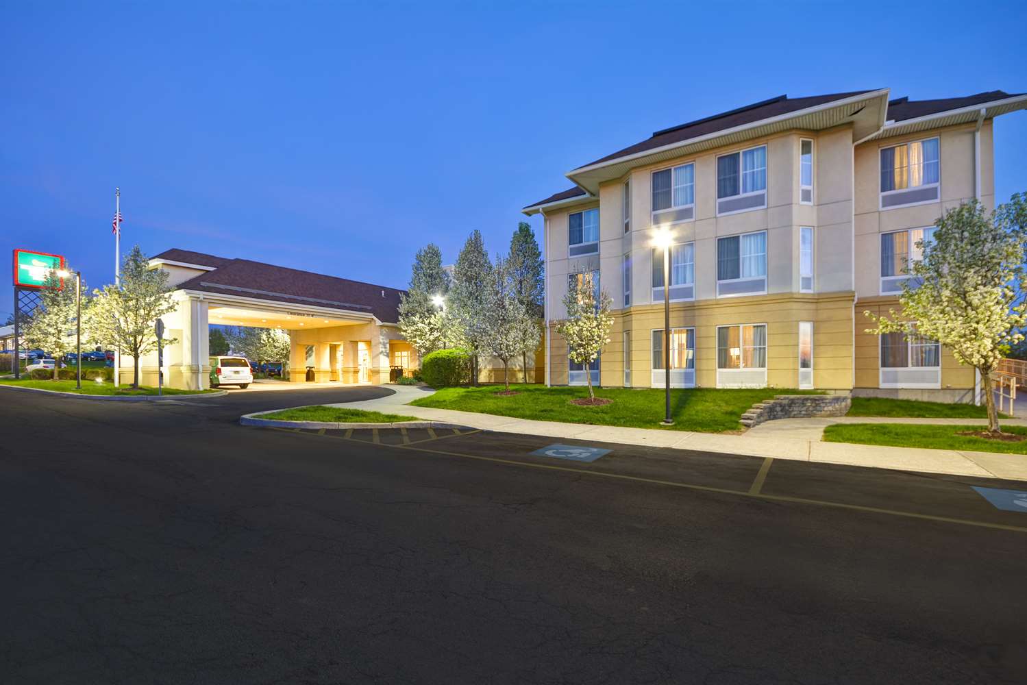 Homewood Suites by Hilton Ithaca 1