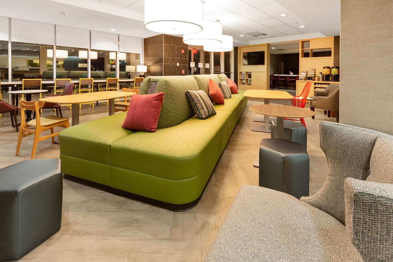Home2 Suites By Hilton Newark Airport 2