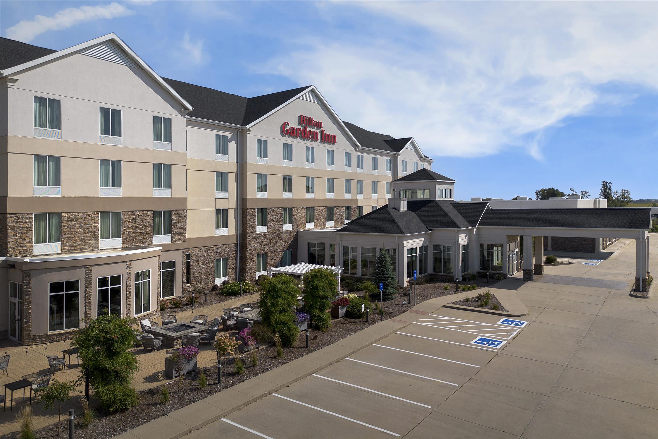 Hilton Garden Inn Cedar Falls 2