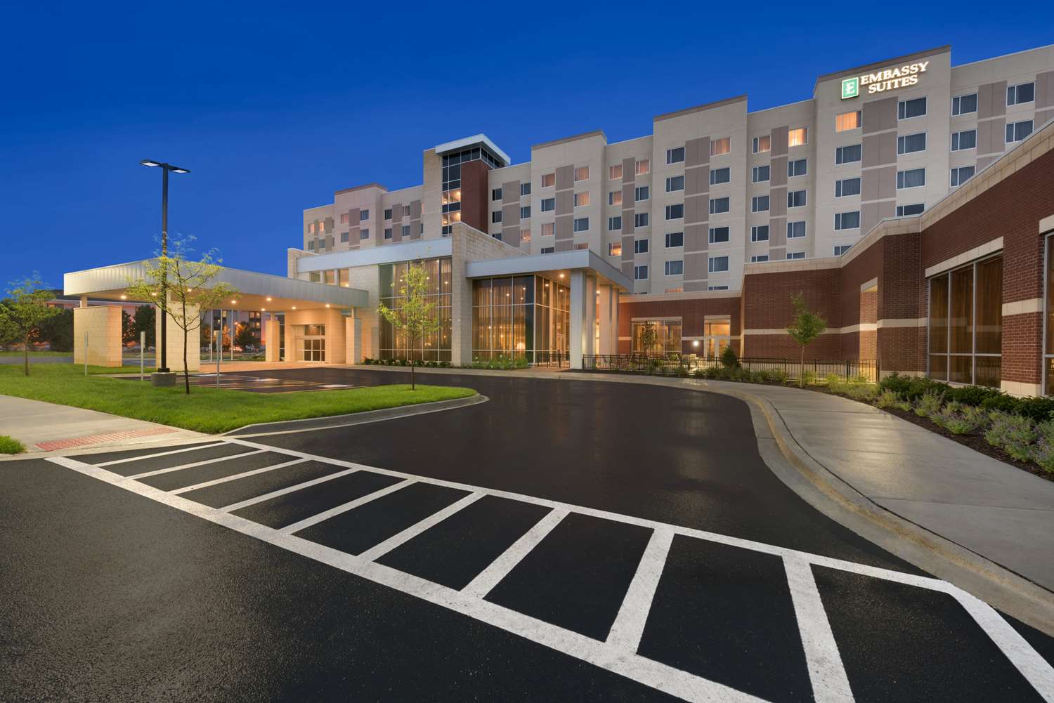 Embassy Suites by Hilton Chicago Naperville 1
