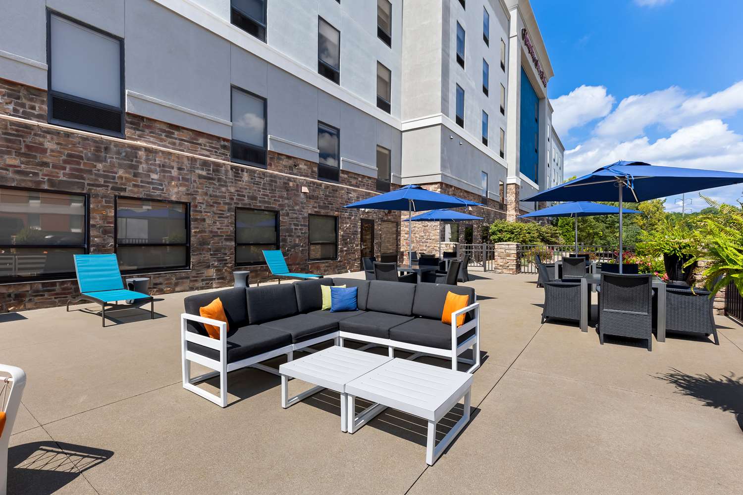 Hampton Inn & Suites Canton 2