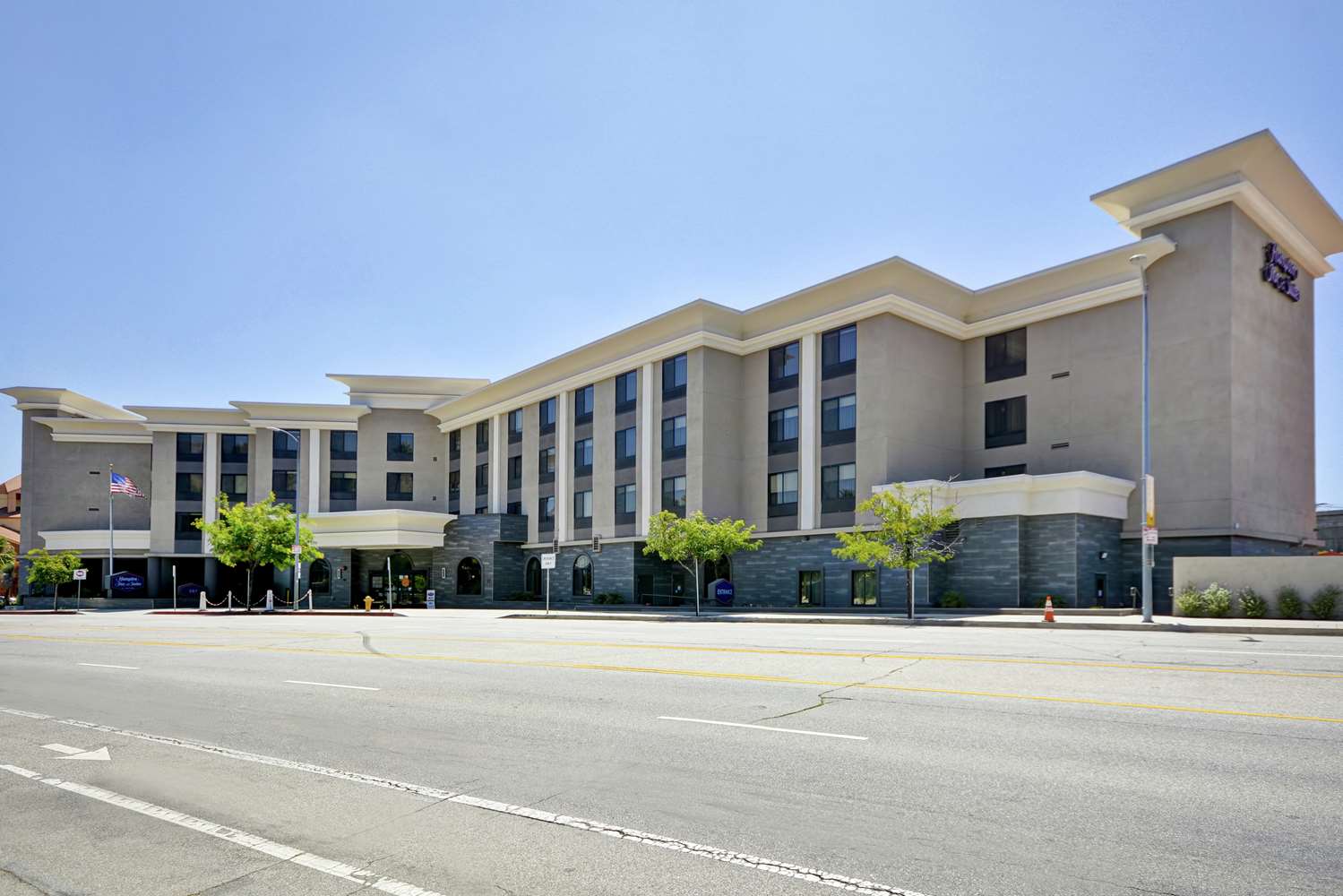 Hampton Inn & Suites Los Angeles Burbank Airport 2