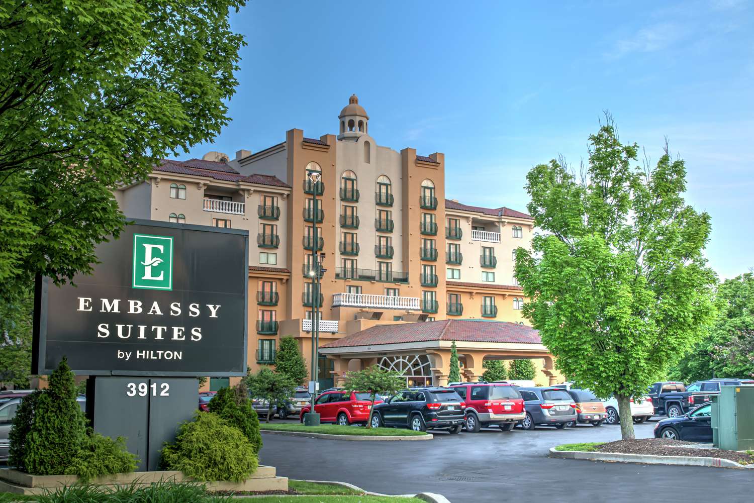 Embassy Suites by Hilton Indianapolis North 1