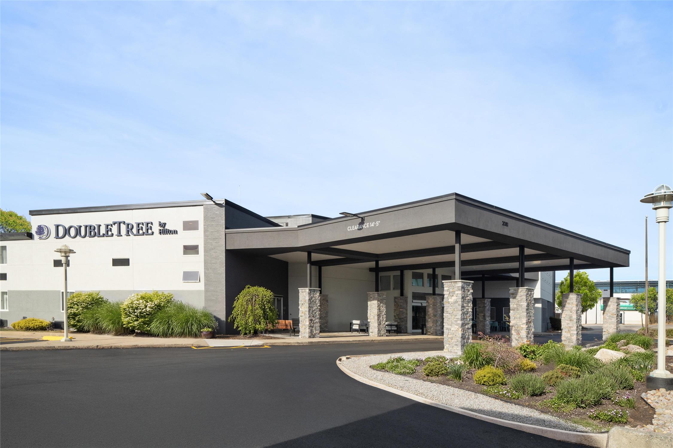 DoubleTree by Hilton Providence Airport Warwick 1