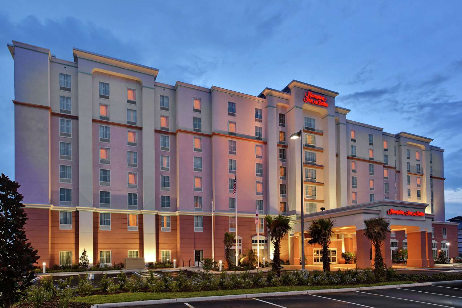 Hampton Inn & Suites Orlando Airport @ Gateway Village, FL 2