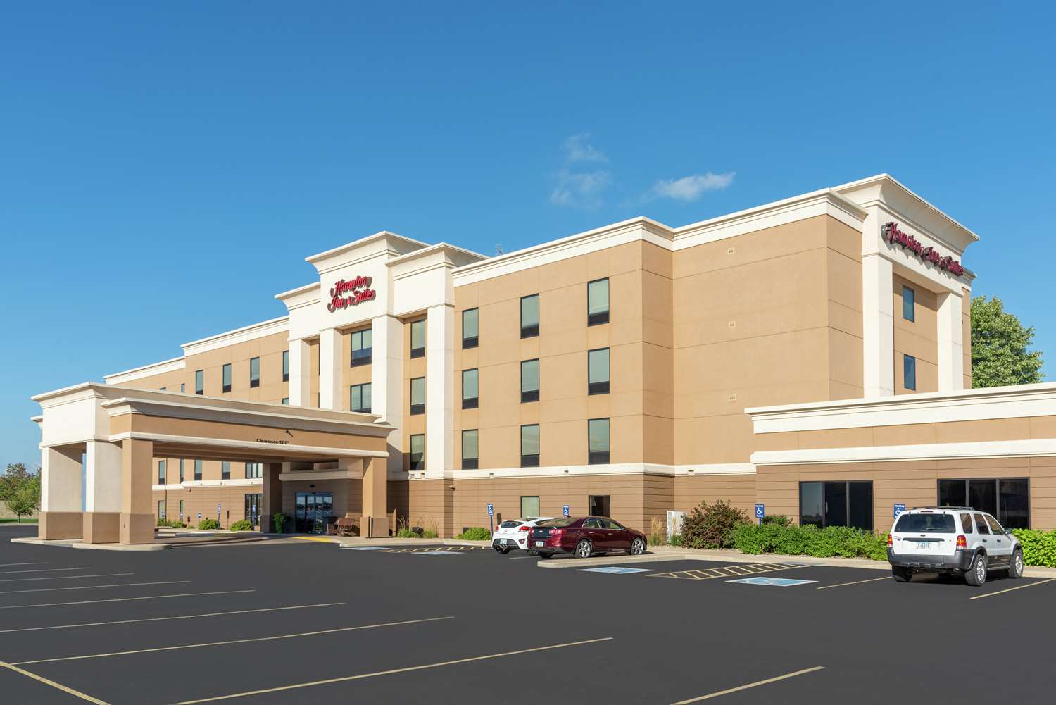 Hampton Inn & Suites Marshalltown 2